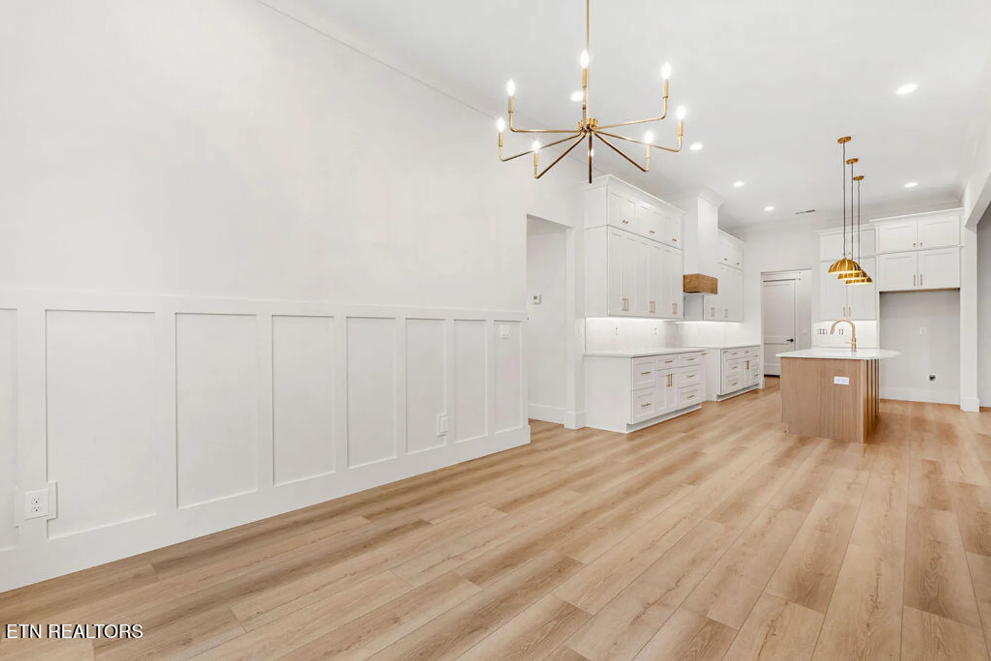 Property Slideshow image 16 of 45 | 312 nuhya ln, Loudon, TN, 37774