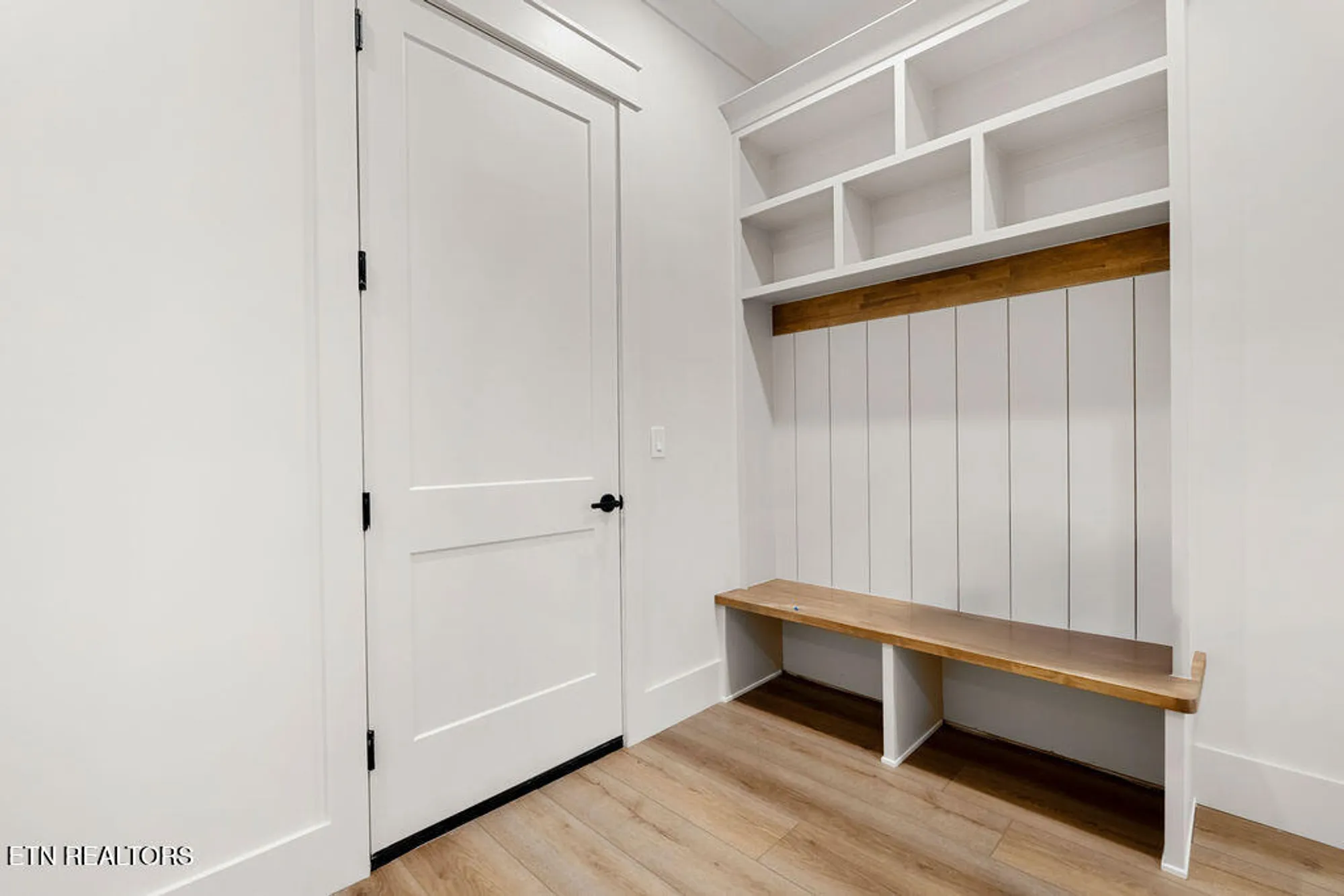 Property Slideshow image 37 of 45 | 312 nuhya ln, Loudon, TN, 37774