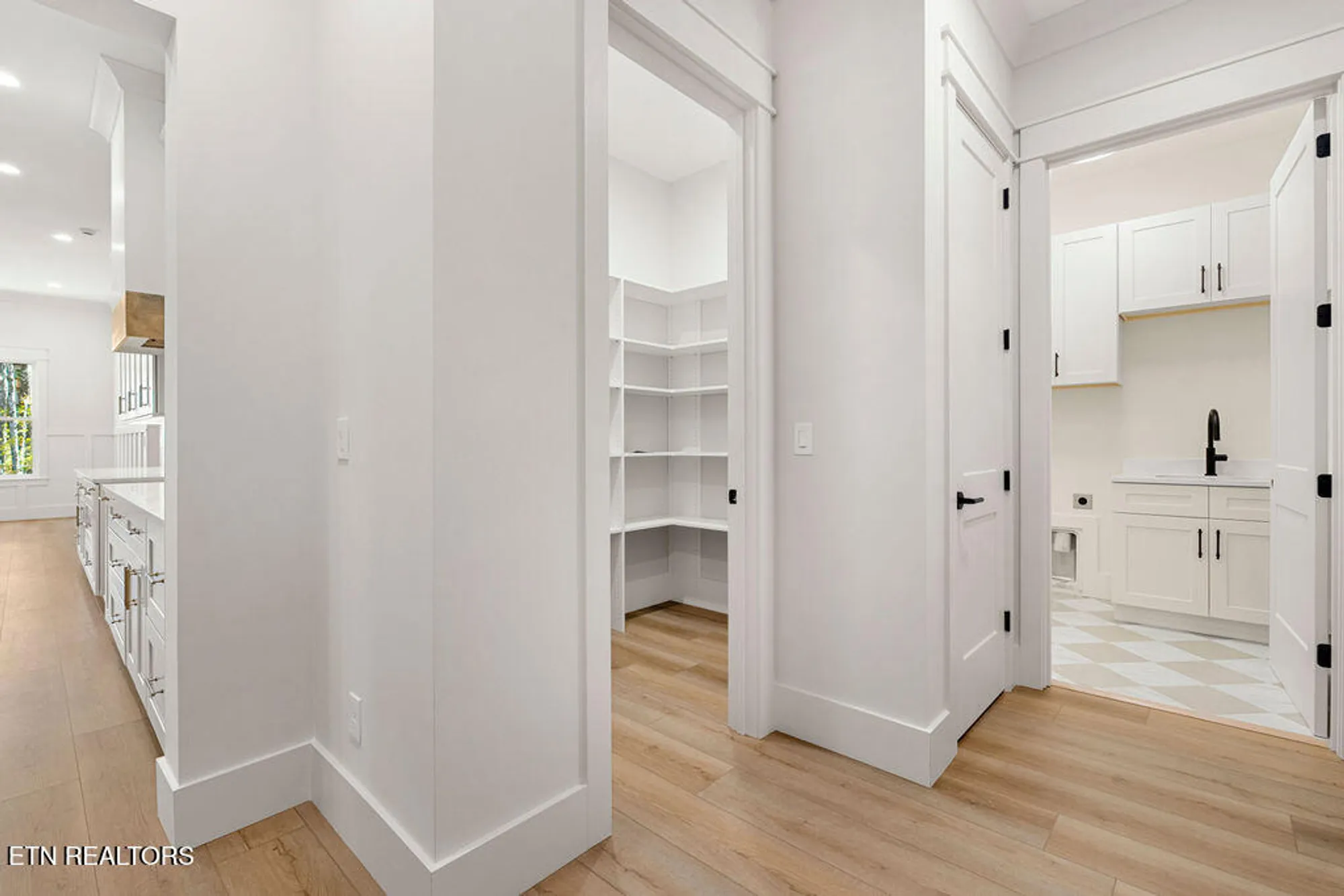 Property Slideshow image 17 of 45 | 312 nuhya ln, Loudon, TN, 37774