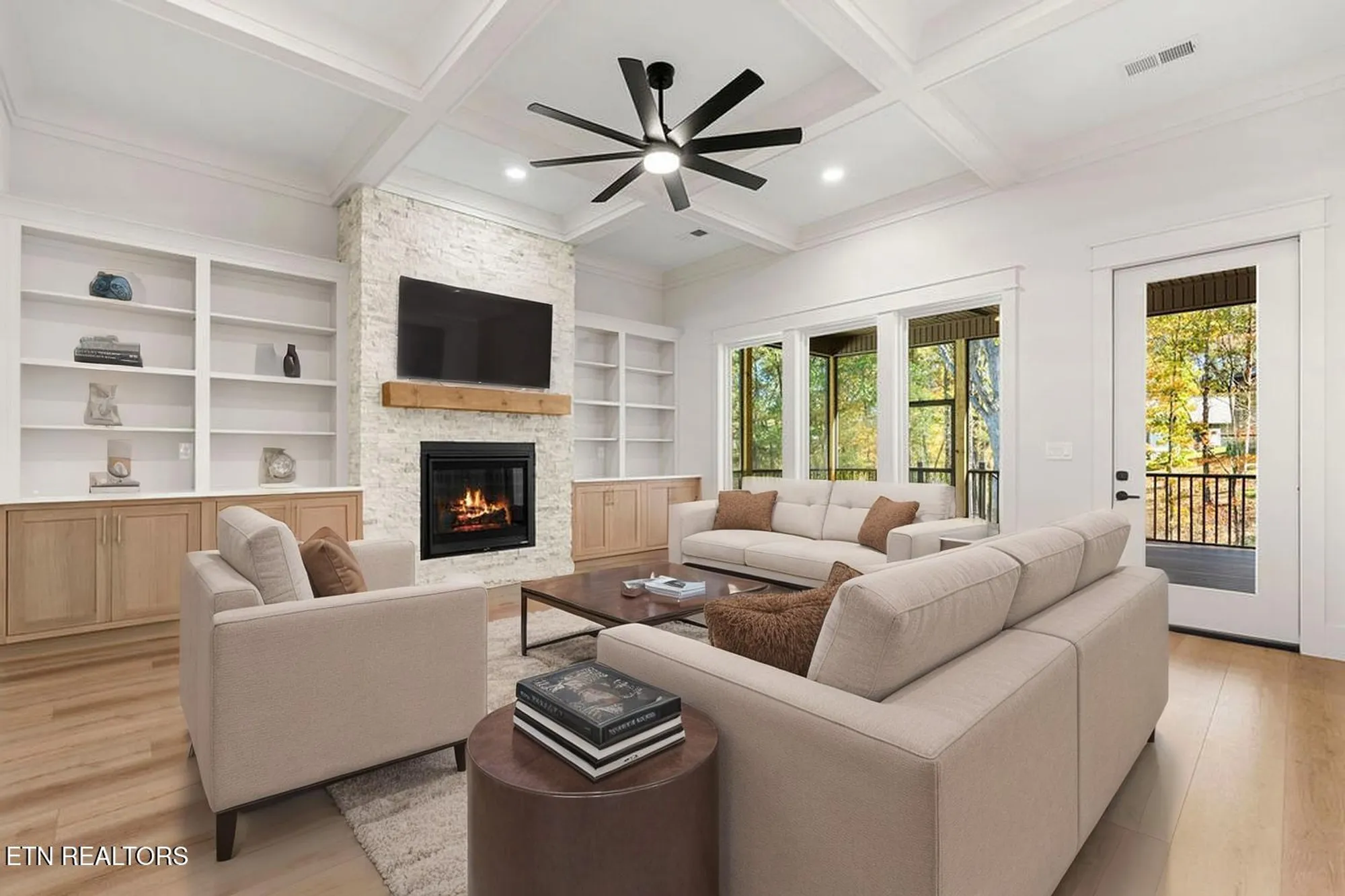 Property Slideshow image 7 of 45 | 312 nuhya ln, Loudon, TN, 37774