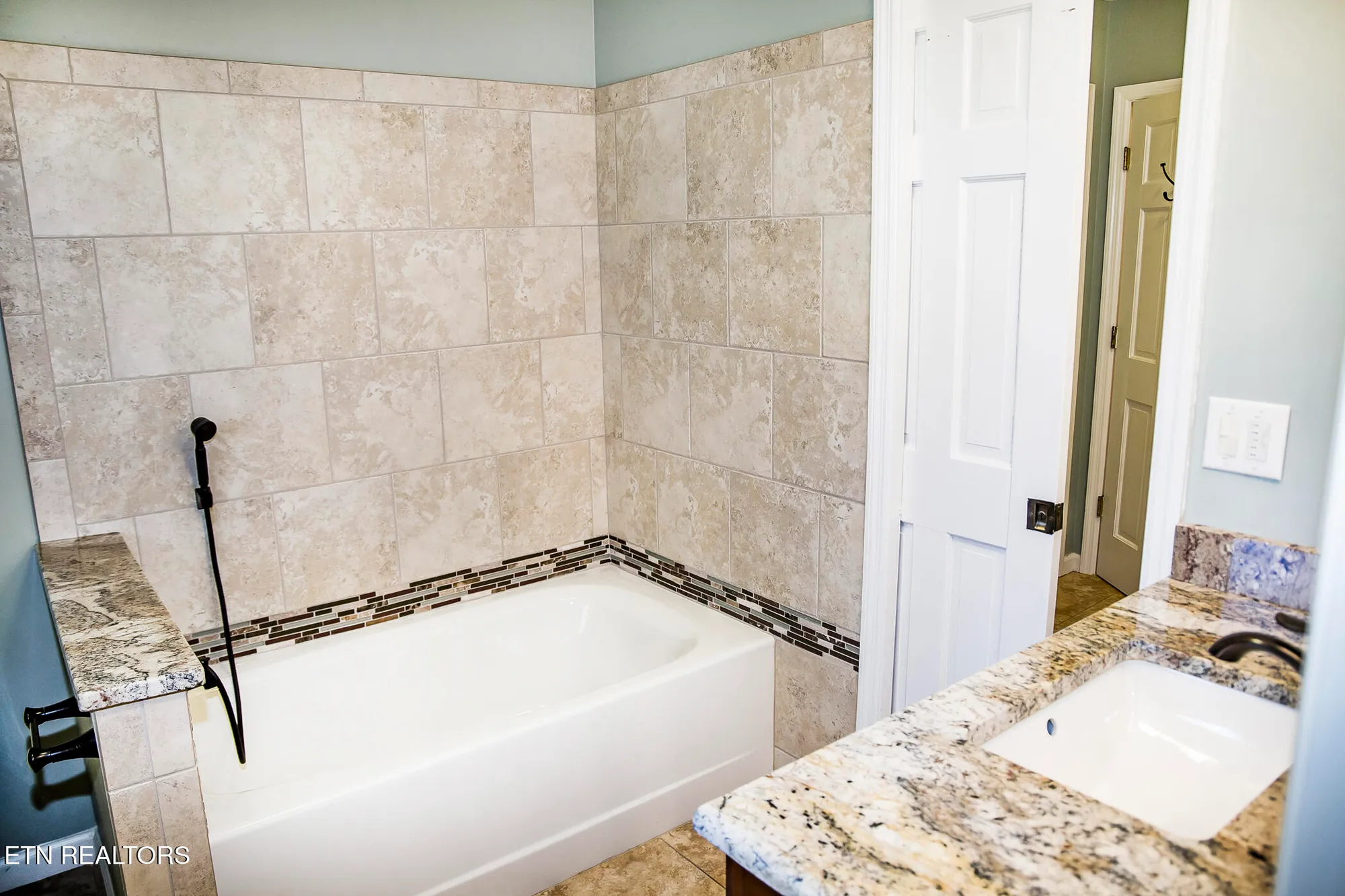 Property Slideshow image 33 of 59 | 119 fairway dr, Crossville, TN, 38558