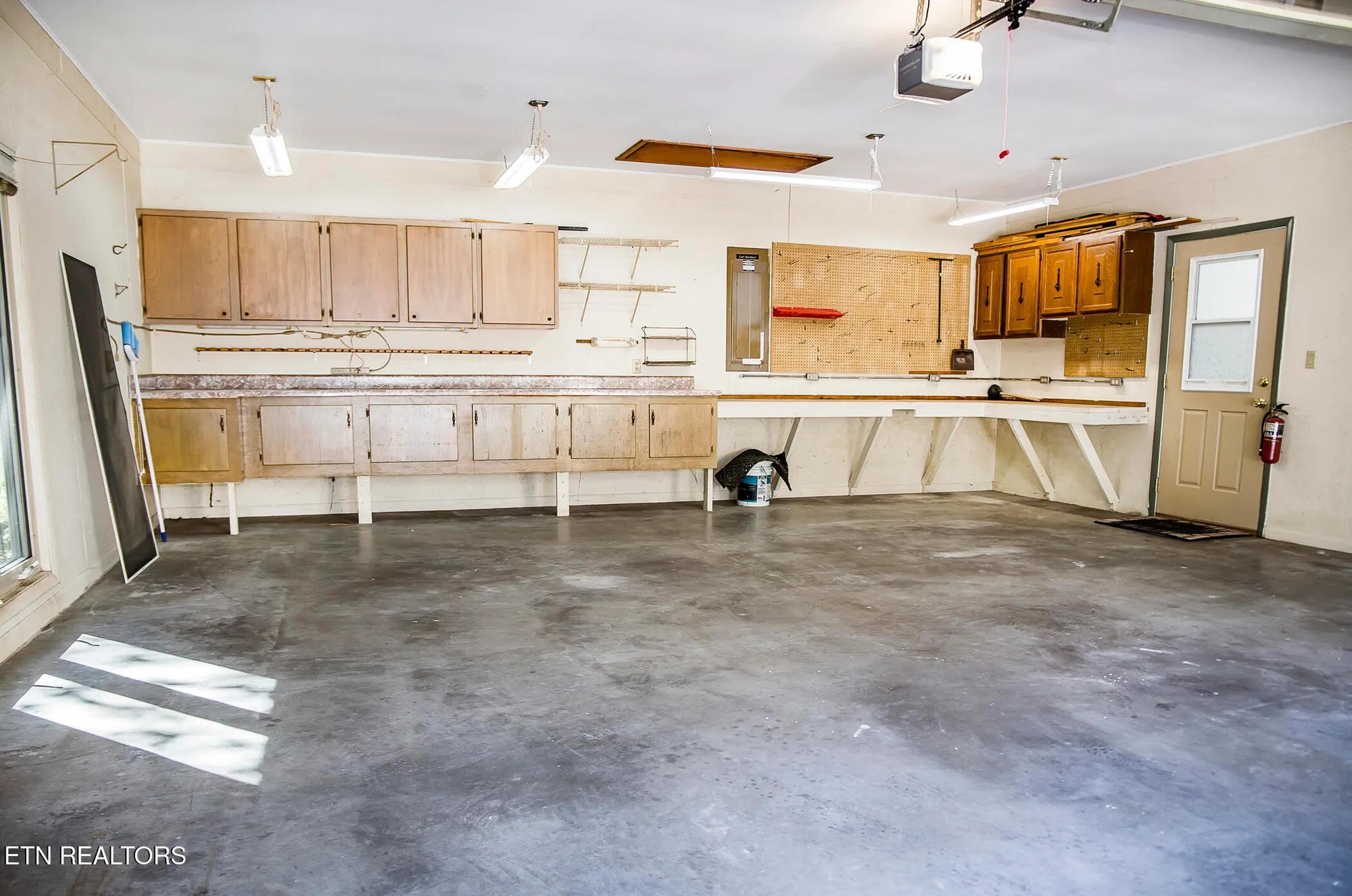 Property Slideshow image 55 of 59 | 119 fairway dr, Crossville, TN, 38558