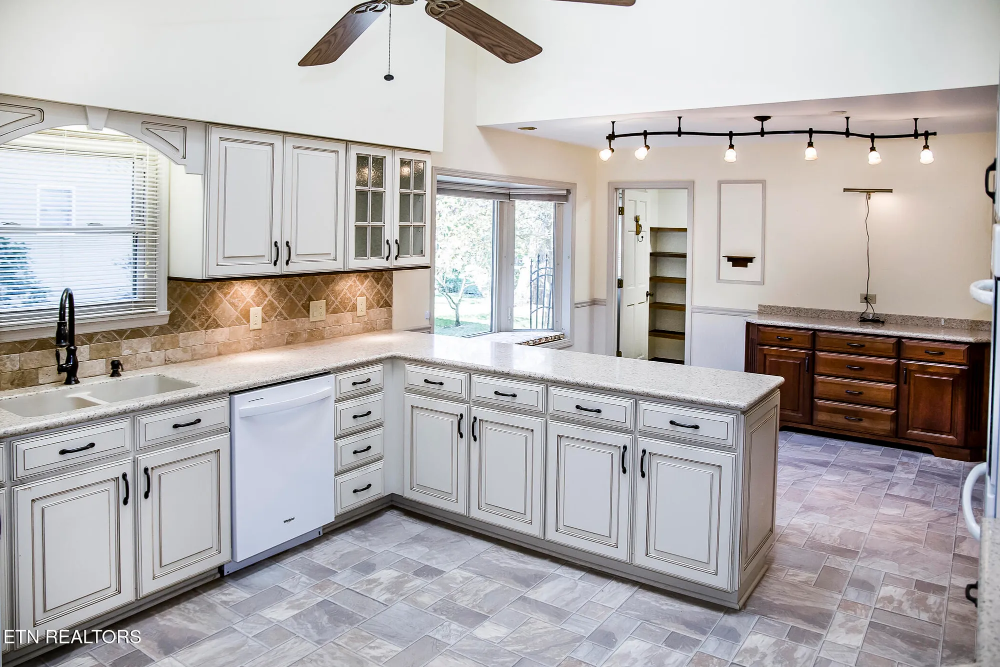 Property Slideshow image 19 of 59 | 119 fairway dr, Crossville, TN, 38558
