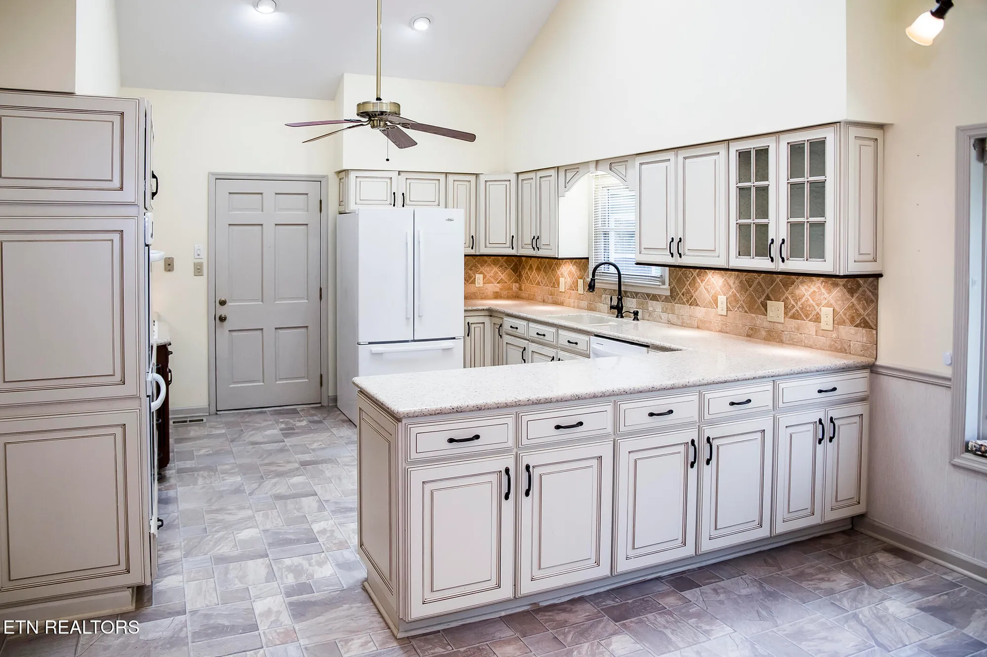 Property Slideshow image 17 of 59 | 119 fairway dr, Crossville, TN, 38558