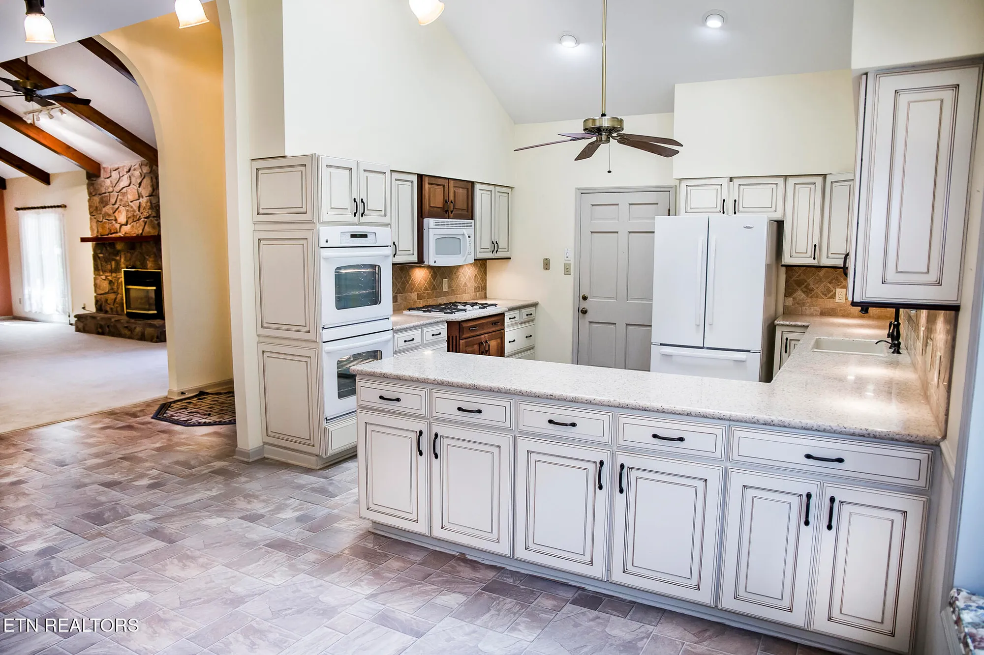 Property Slideshow image 16 of 59 | 119 fairway dr, Crossville, TN, 38558
