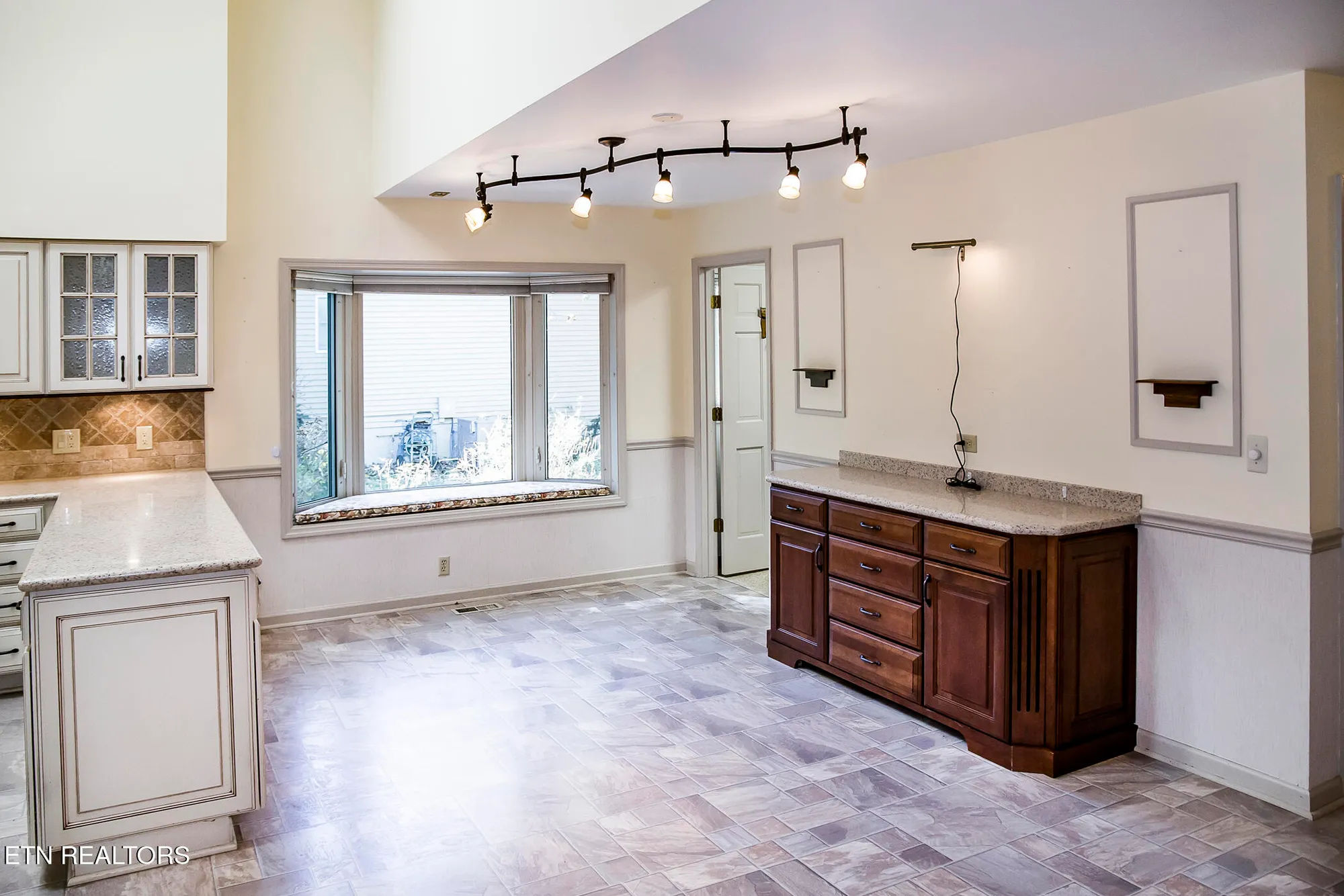 Property Slideshow image 21 of 59 | 119 fairway dr, Crossville, TN, 38558