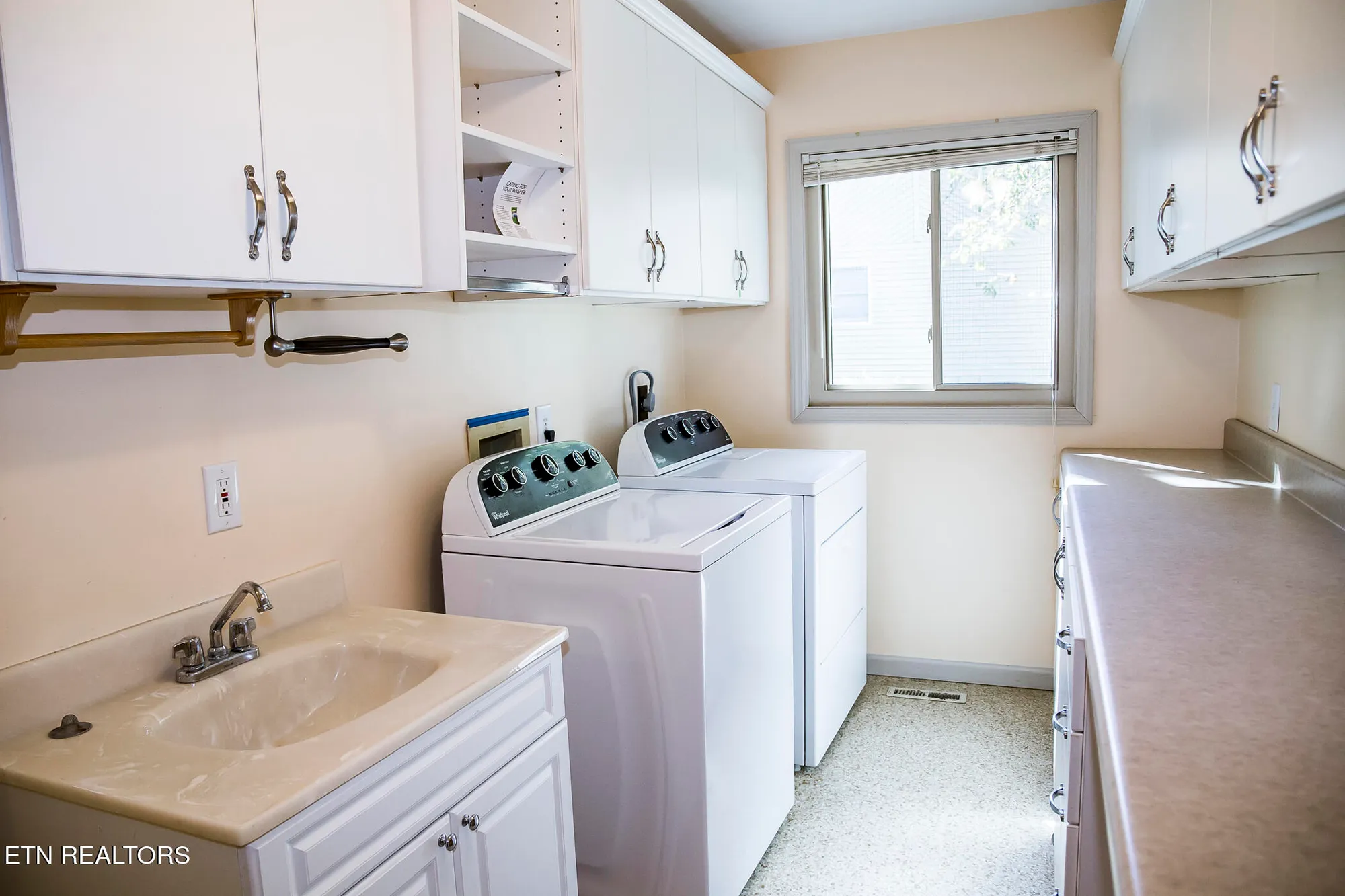 Property Slideshow image 28 of 59 | 119 fairway dr, Crossville, TN, 38558