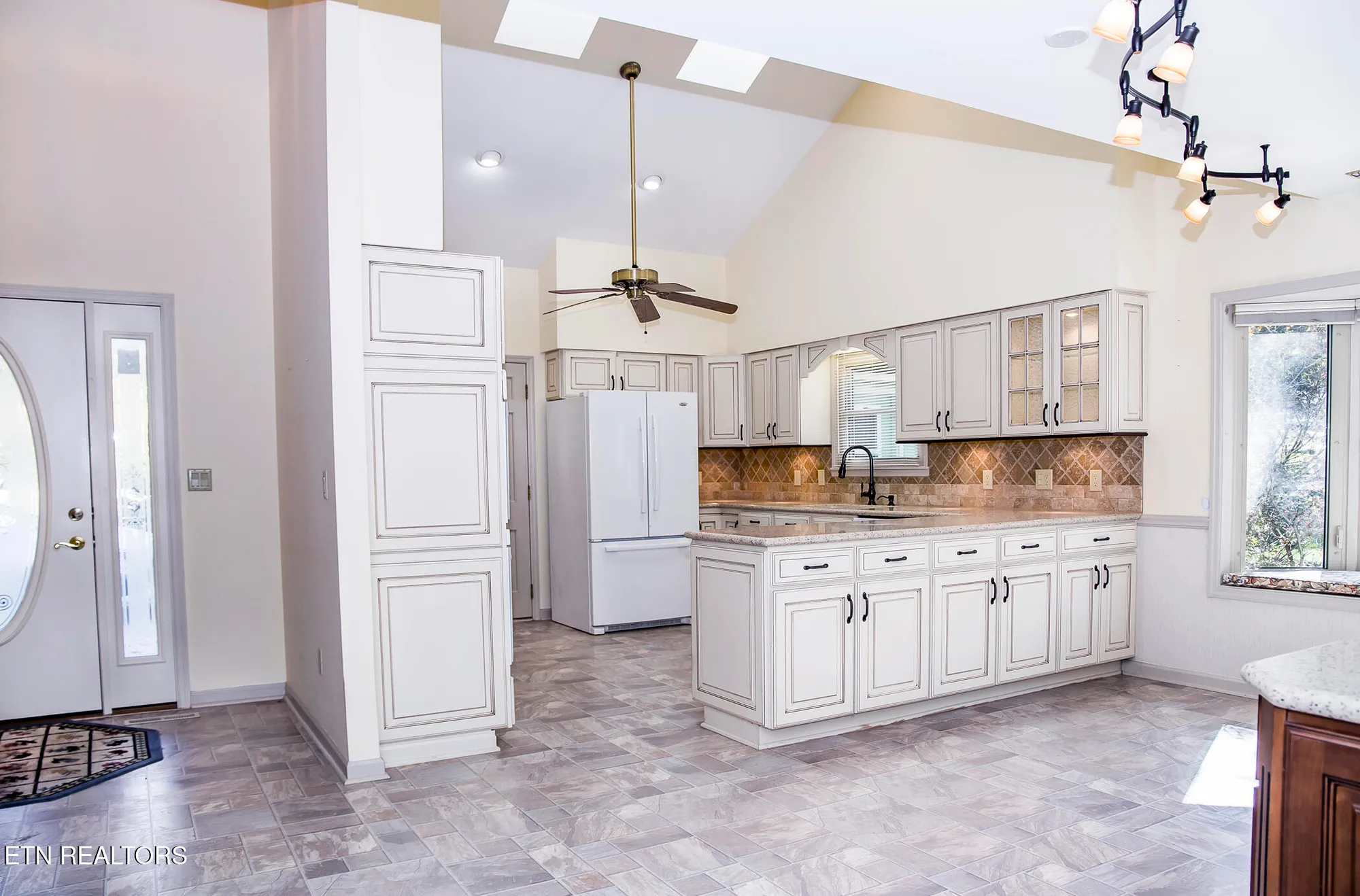Property Slideshow image 13 of 59 | 119 fairway dr, Crossville, TN, 38558