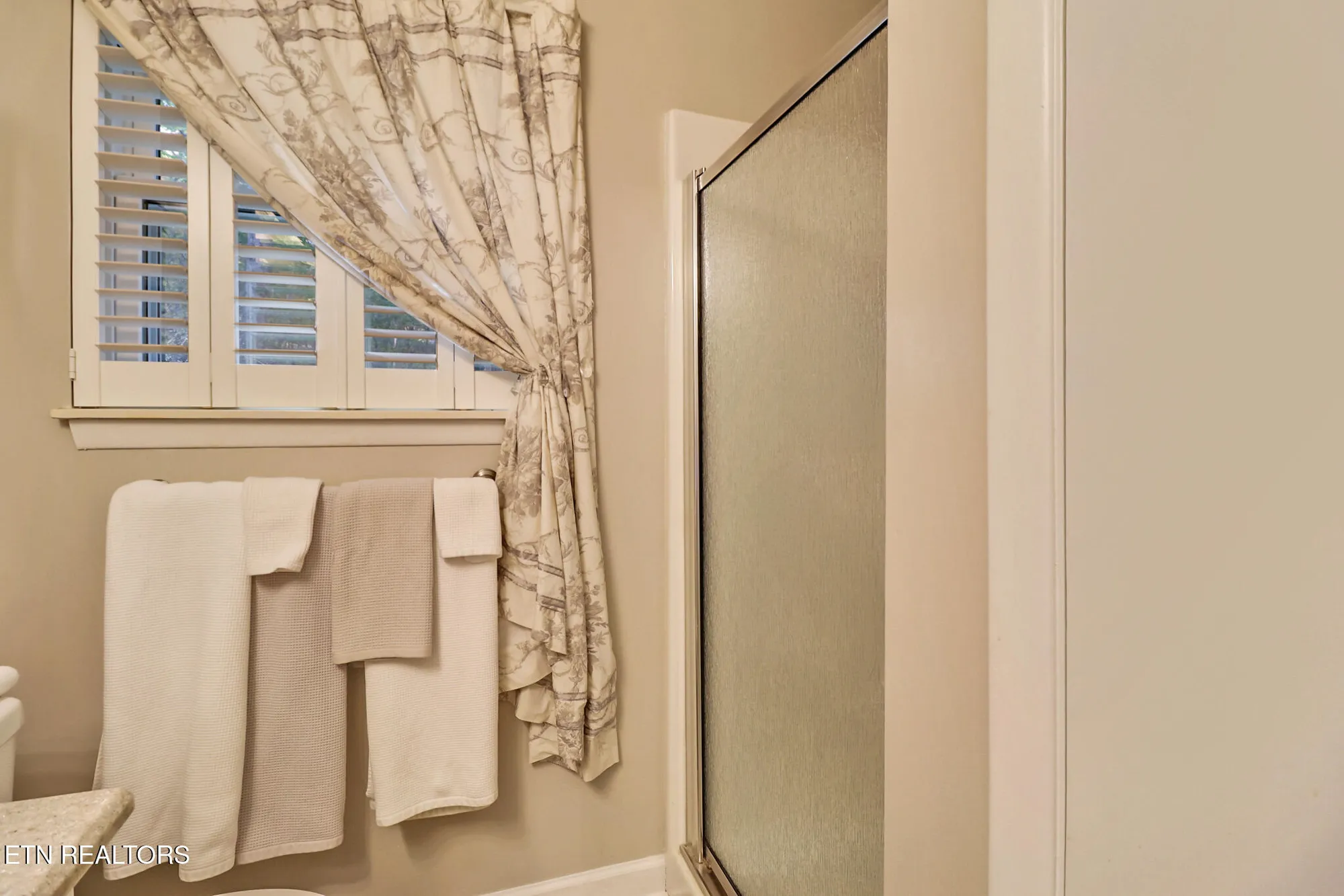 Property Slideshow image 32 of 54 | 226 snead dr, Crossville, TN, 38558