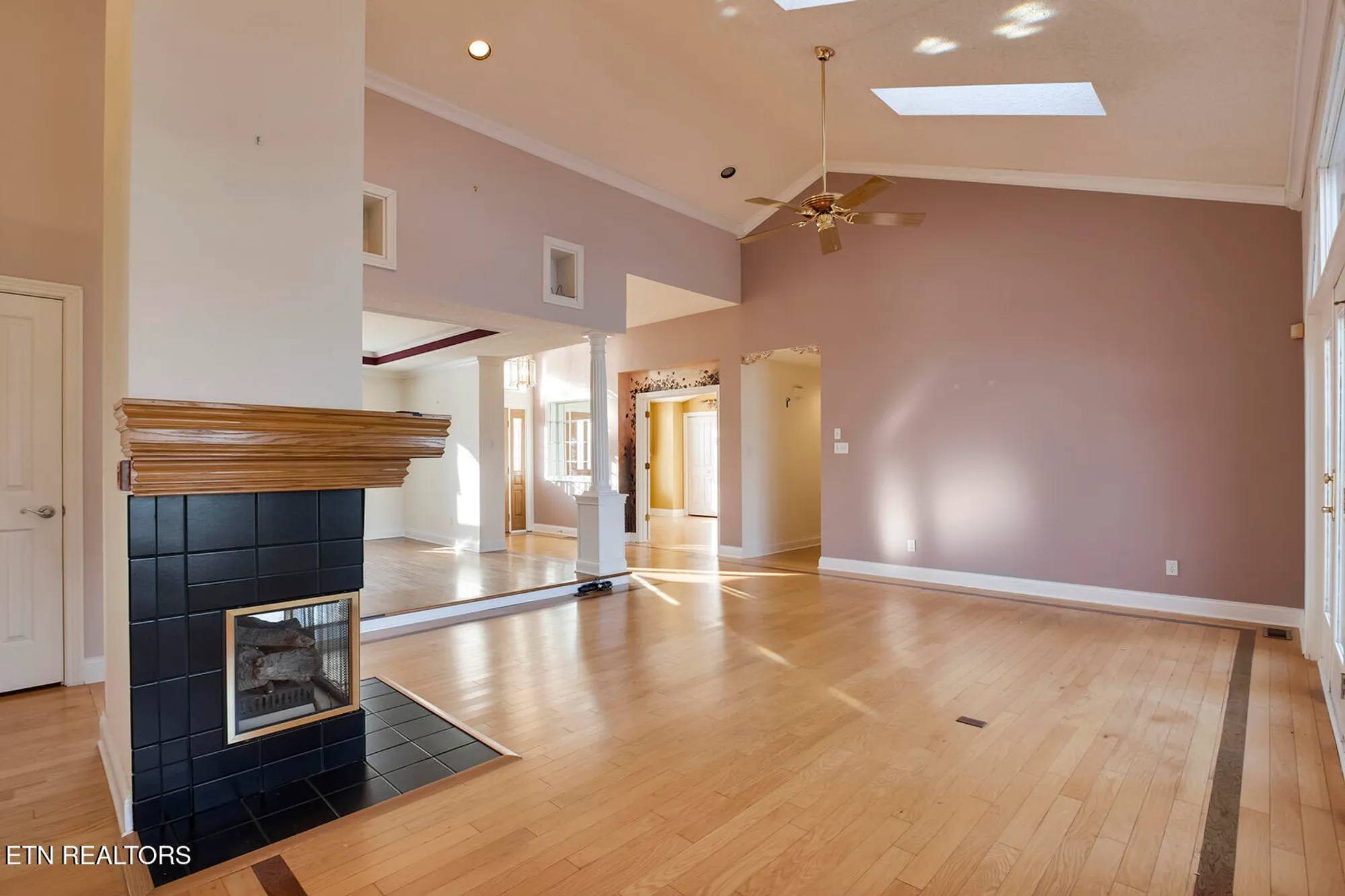 Property Slideshow image 8 of 58 | 206 kiyuga ln, Loudon, TN, 37774