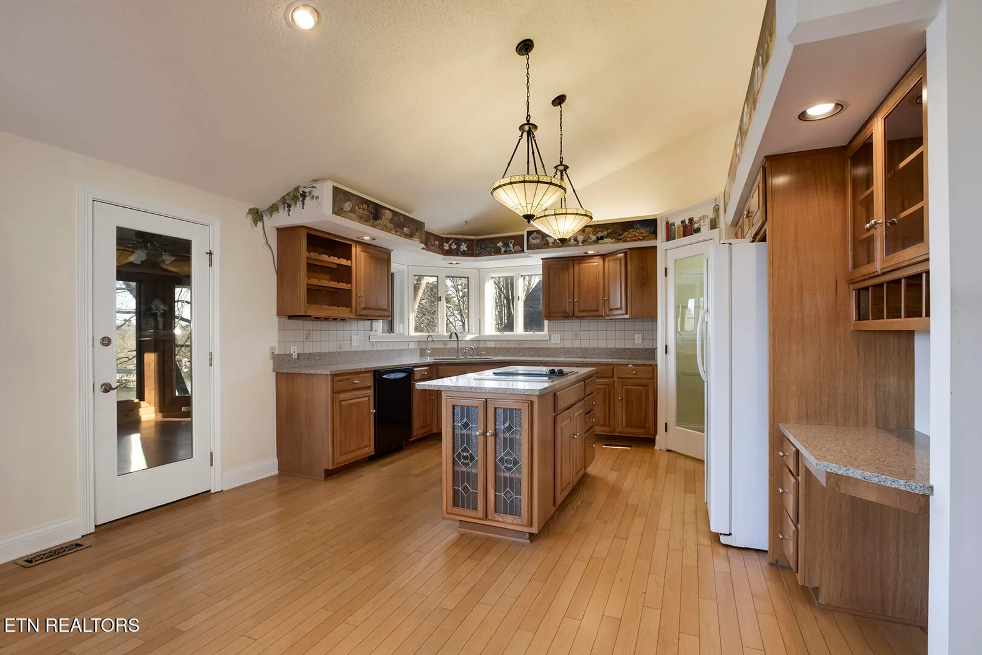 Property Slideshow image 12 of 58 | 206 kiyuga ln, Loudon, TN, 37774