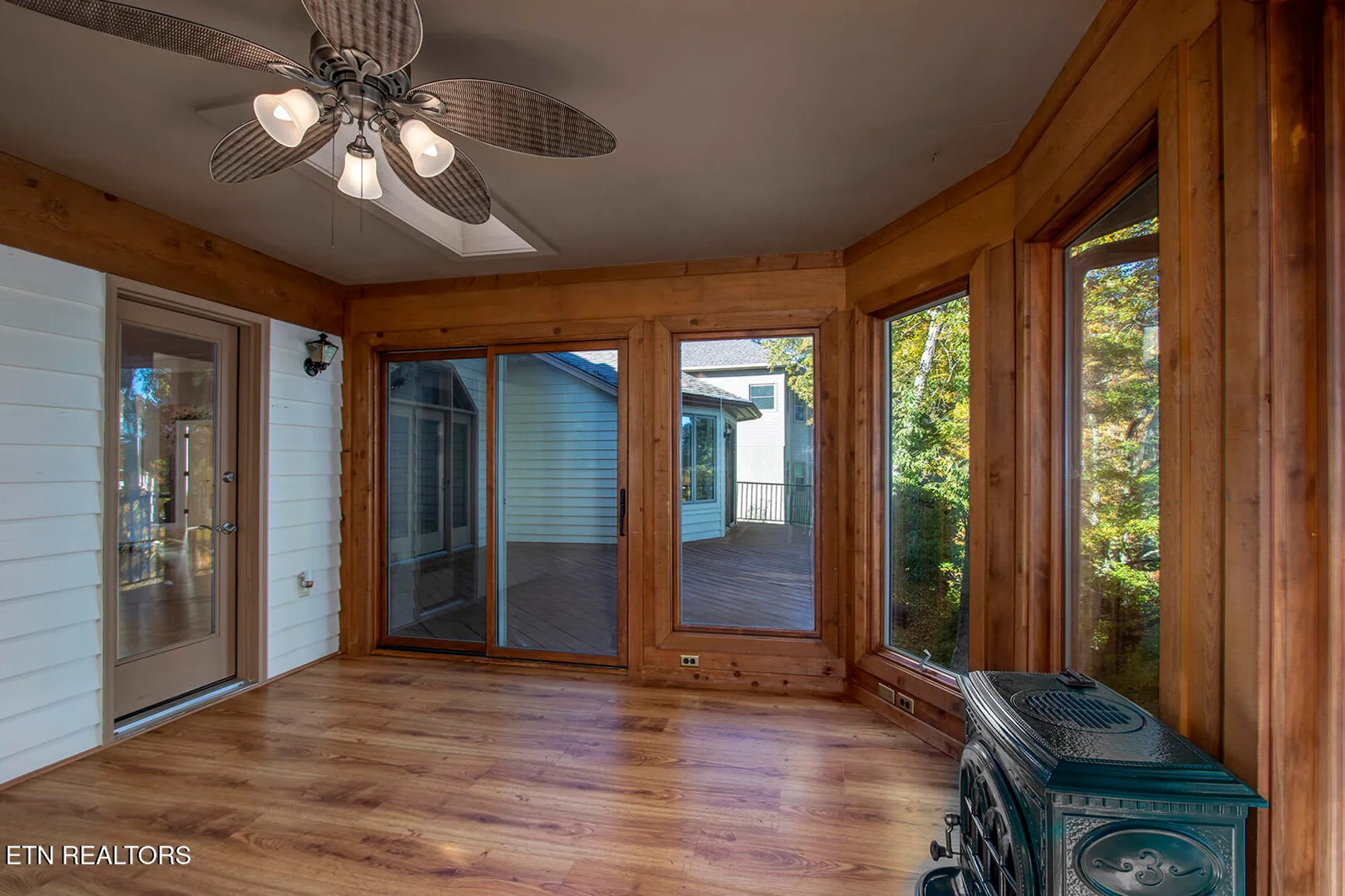 Property Slideshow image 14 of 58 | 206 kiyuga ln, Loudon, TN, 37774