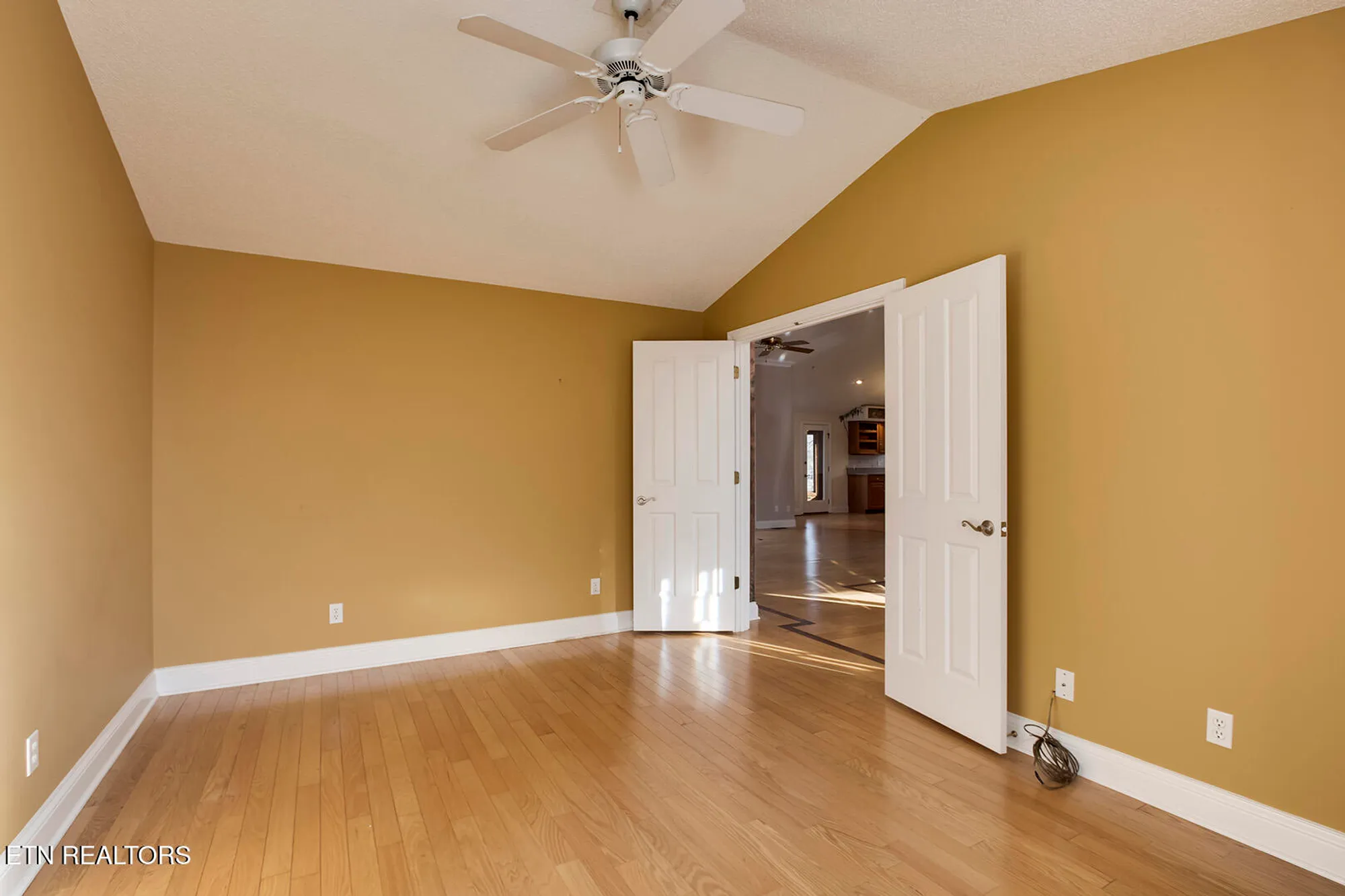 Property Slideshow image 23 of 58 | 206 kiyuga ln, Loudon, TN, 37774