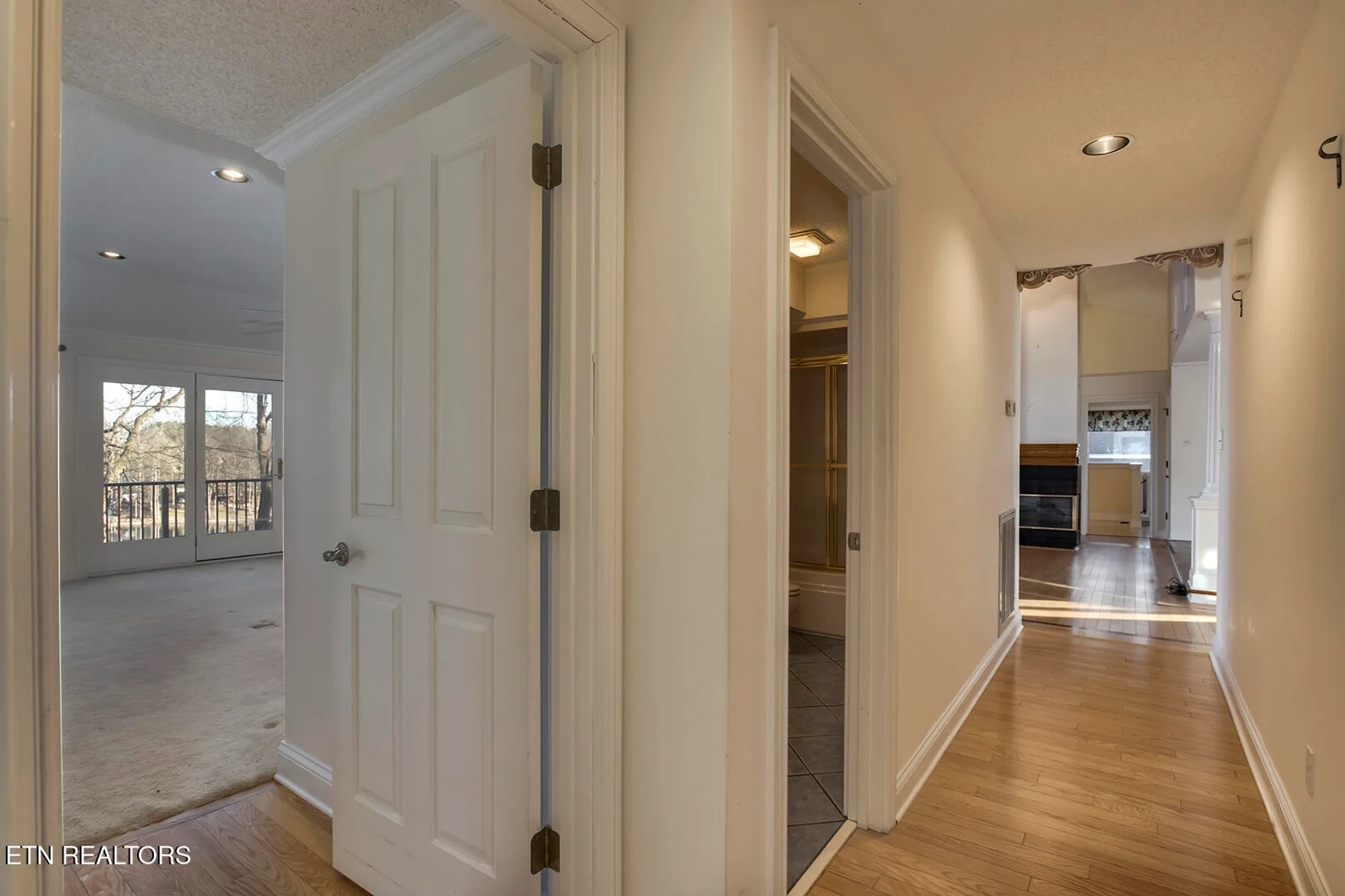 Property Slideshow image 26 of 58 | 206 kiyuga ln, Loudon, TN, 37774