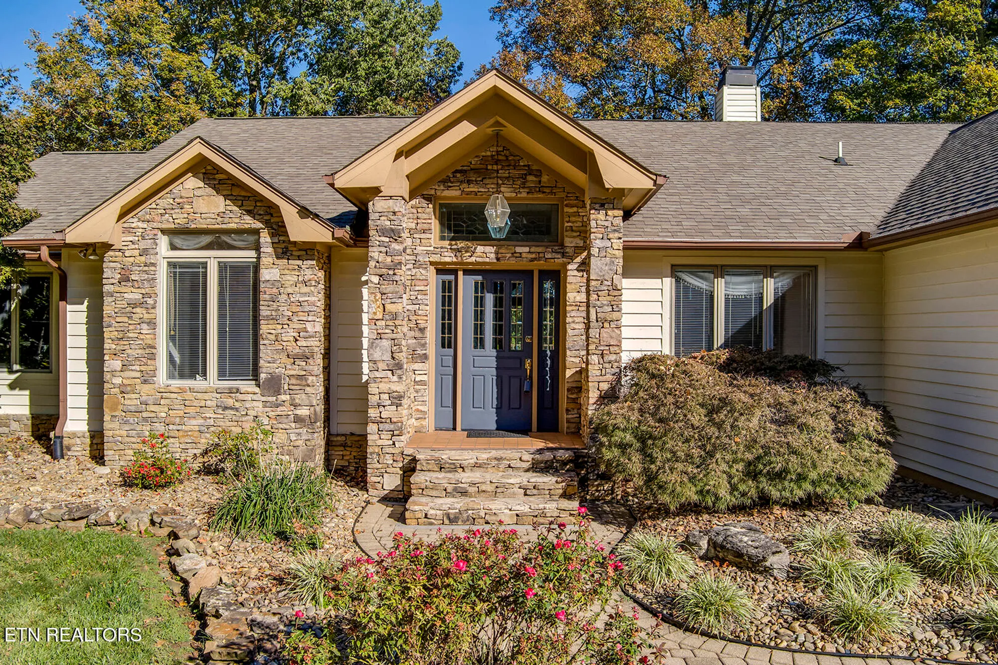 Property Slideshow image 4 of 58 | 206 kiyuga ln, Loudon, TN, 37774