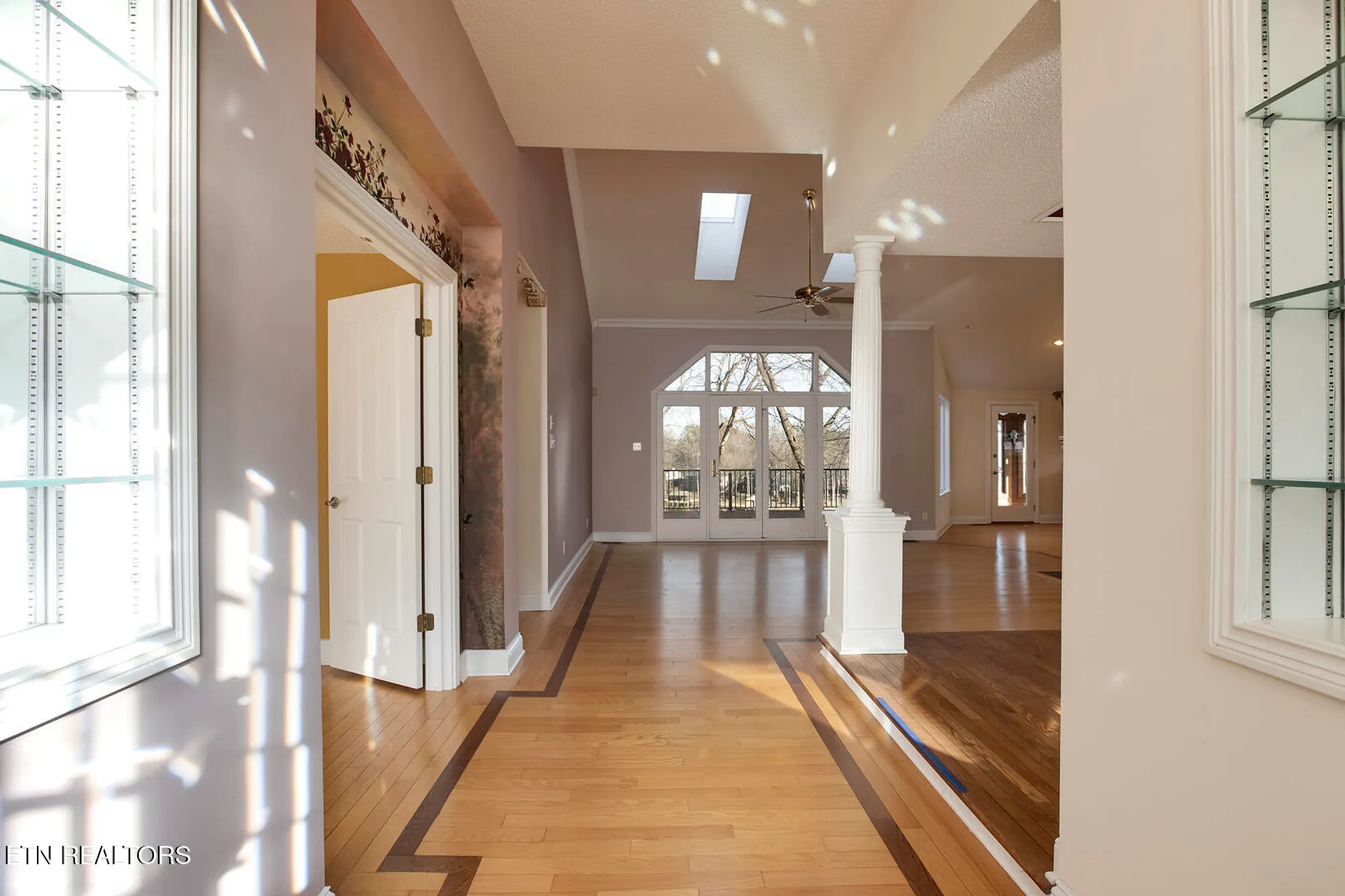 Property Slideshow image 5 of 58 | 206 kiyuga ln, Loudon, TN, 37774