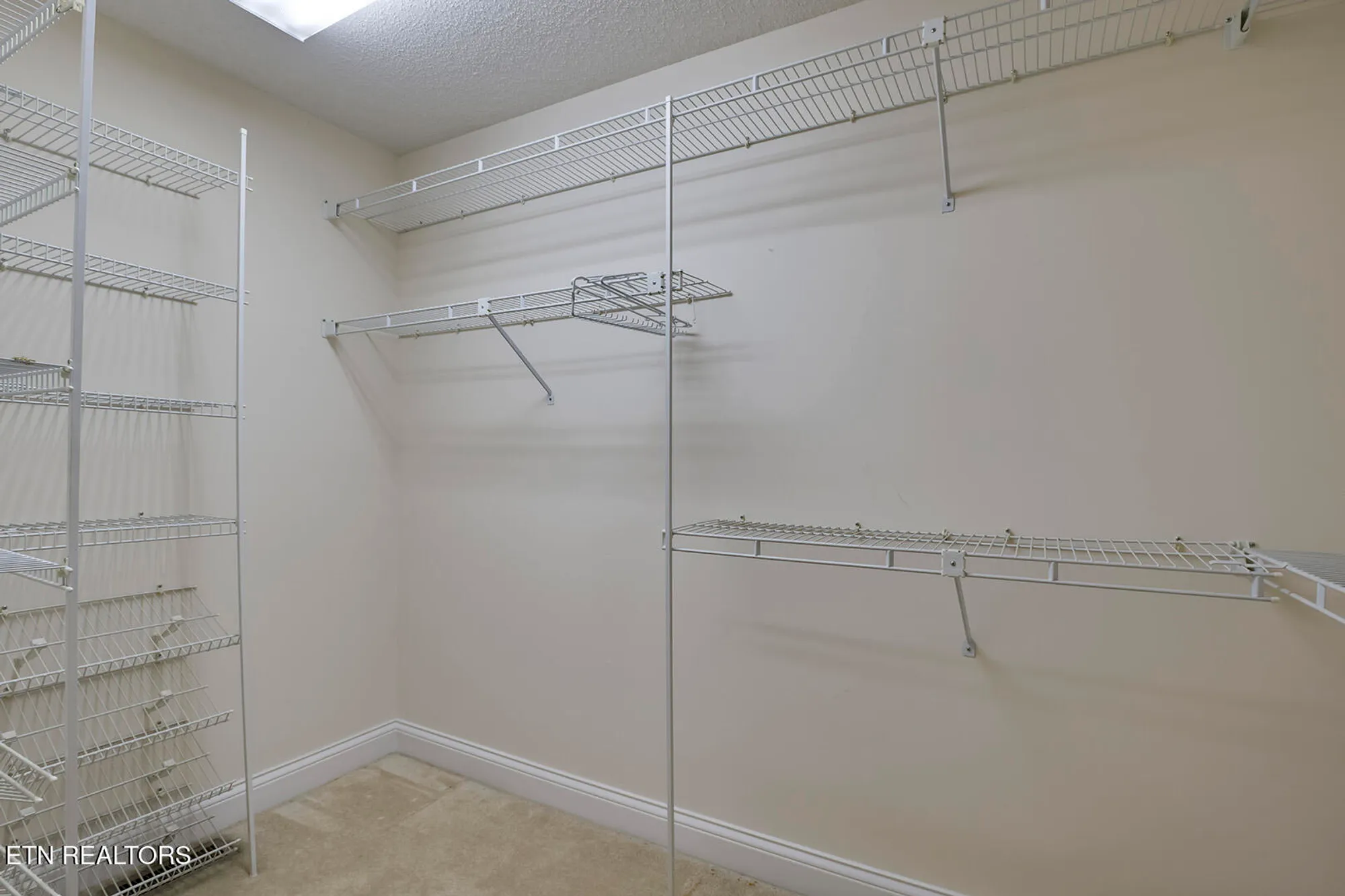 Property Slideshow image 32 of 58 | 206 kiyuga ln, Loudon, TN, 37774