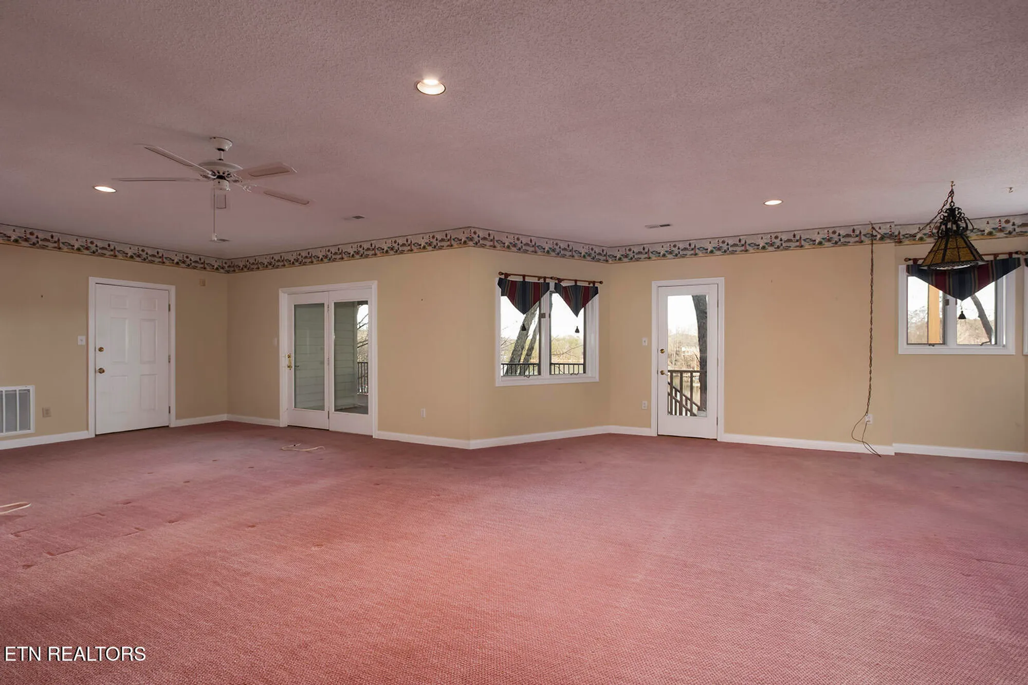 Property Slideshow image 42 of 58 | 206 kiyuga ln, Loudon, TN, 37774