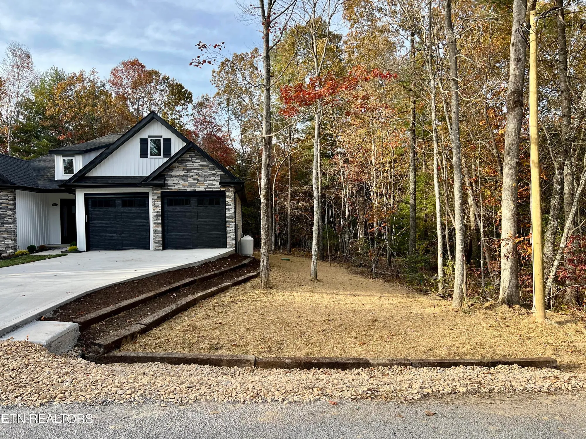 Property Slideshow image 28 of 30 | 141 windsor rd, Crossville, TN, 38558