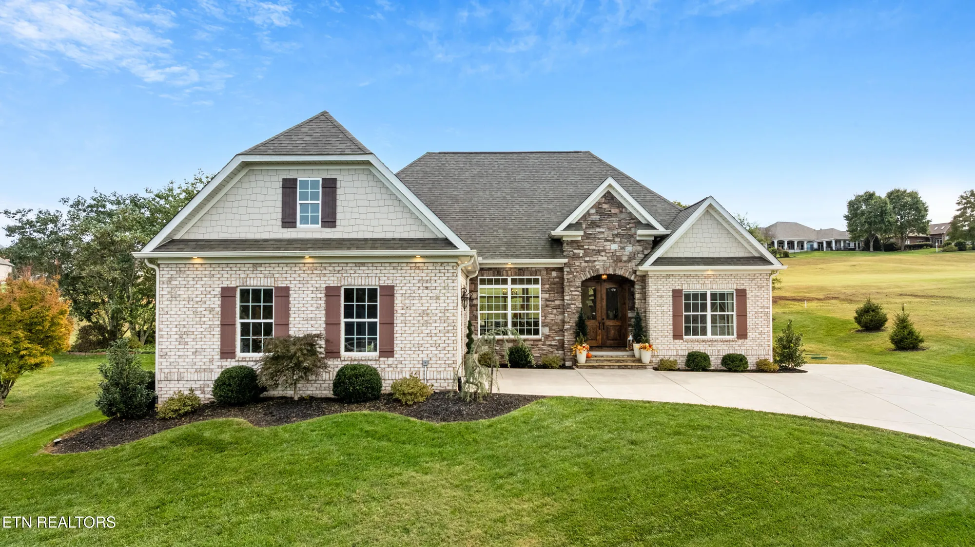 Property Slideshow image 1 of 60 | 340 pineberry dr, Vonore, TN, 37885