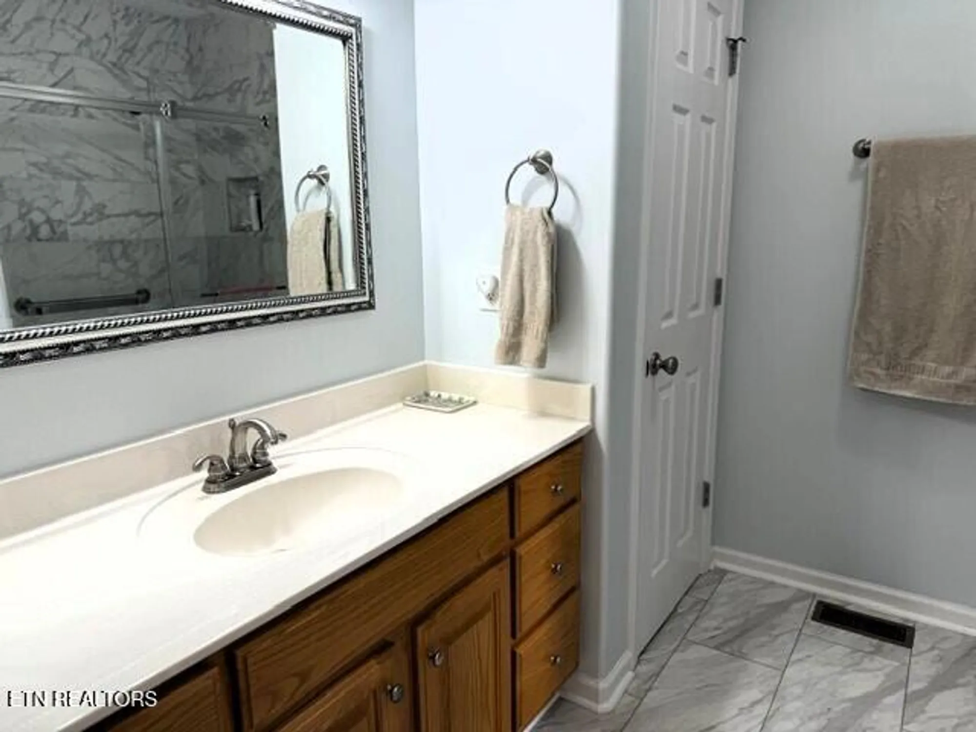 Property Slideshow image 16 of 29 | 204 lakeview dr, Crossville, TN, 38558