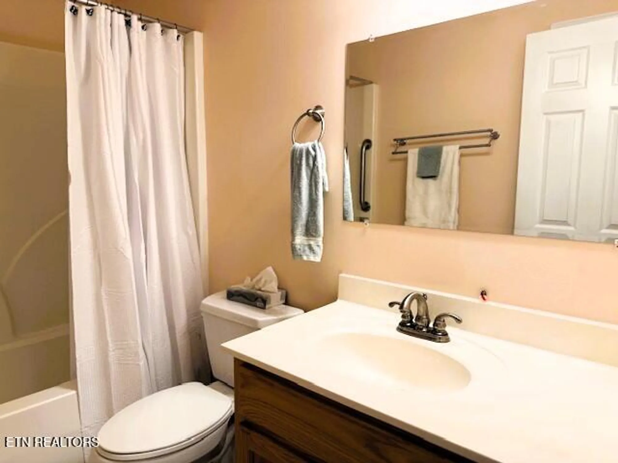 Property Slideshow image 20 of 29 | 204 lakeview dr, Crossville, TN, 38558