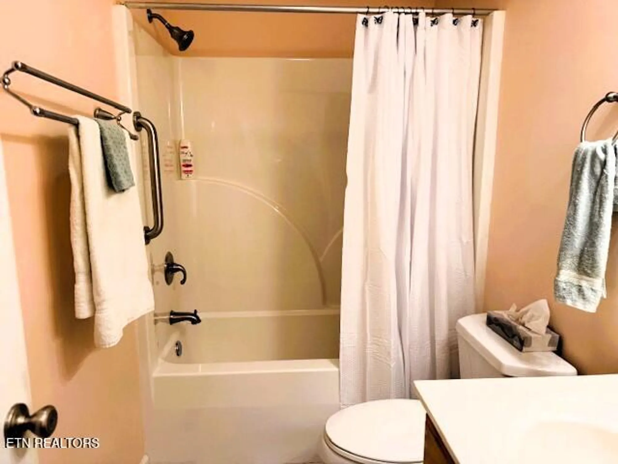Property Slideshow image 21 of 29 | 204 lakeview dr, Crossville, TN, 38558