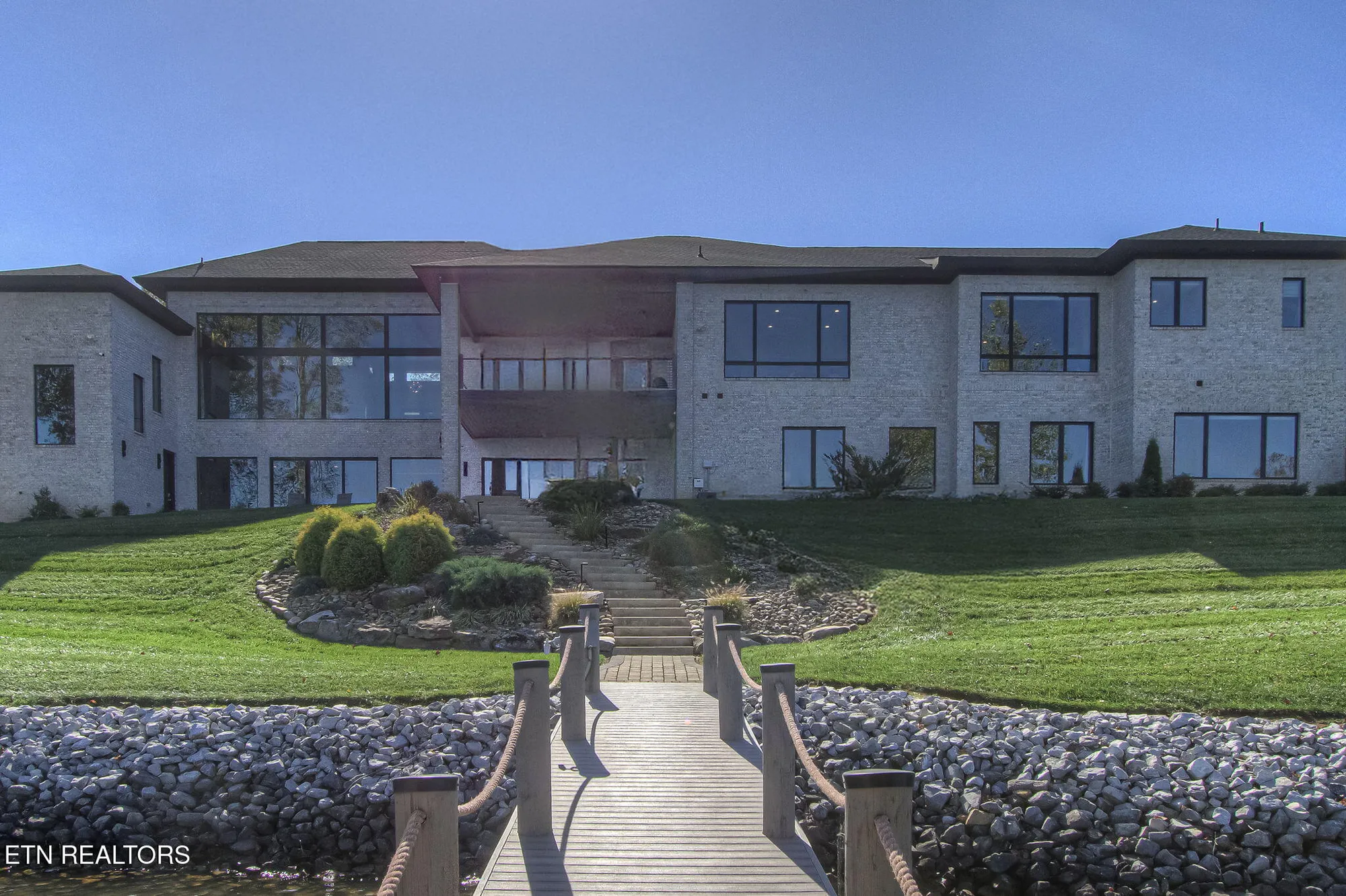 Property Slideshow image 18 of 56 | 322 okmulgee cir, Loudon, TN, 37774