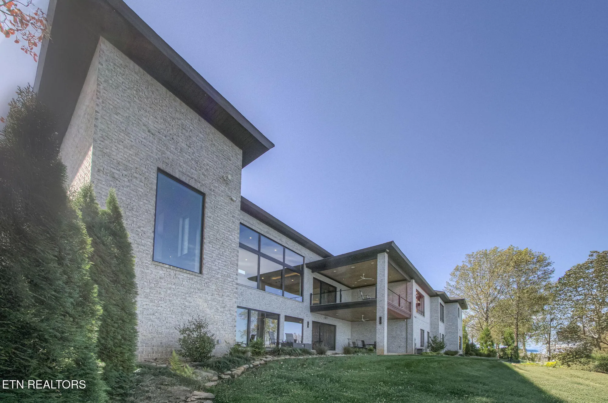 Property Slideshow image 19 of 56 | 322 okmulgee cir, Loudon, TN, 37774