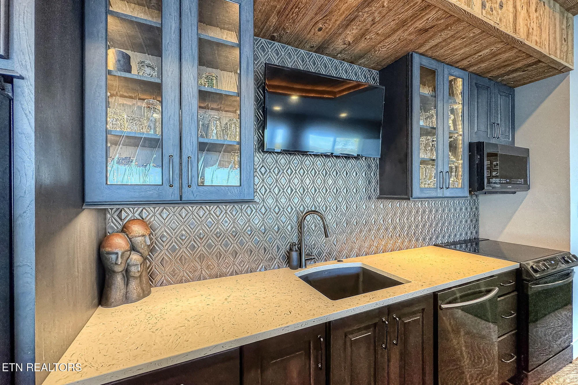 Property Slideshow image 31 of 56 | 322 okmulgee cir, Loudon, TN, 37774