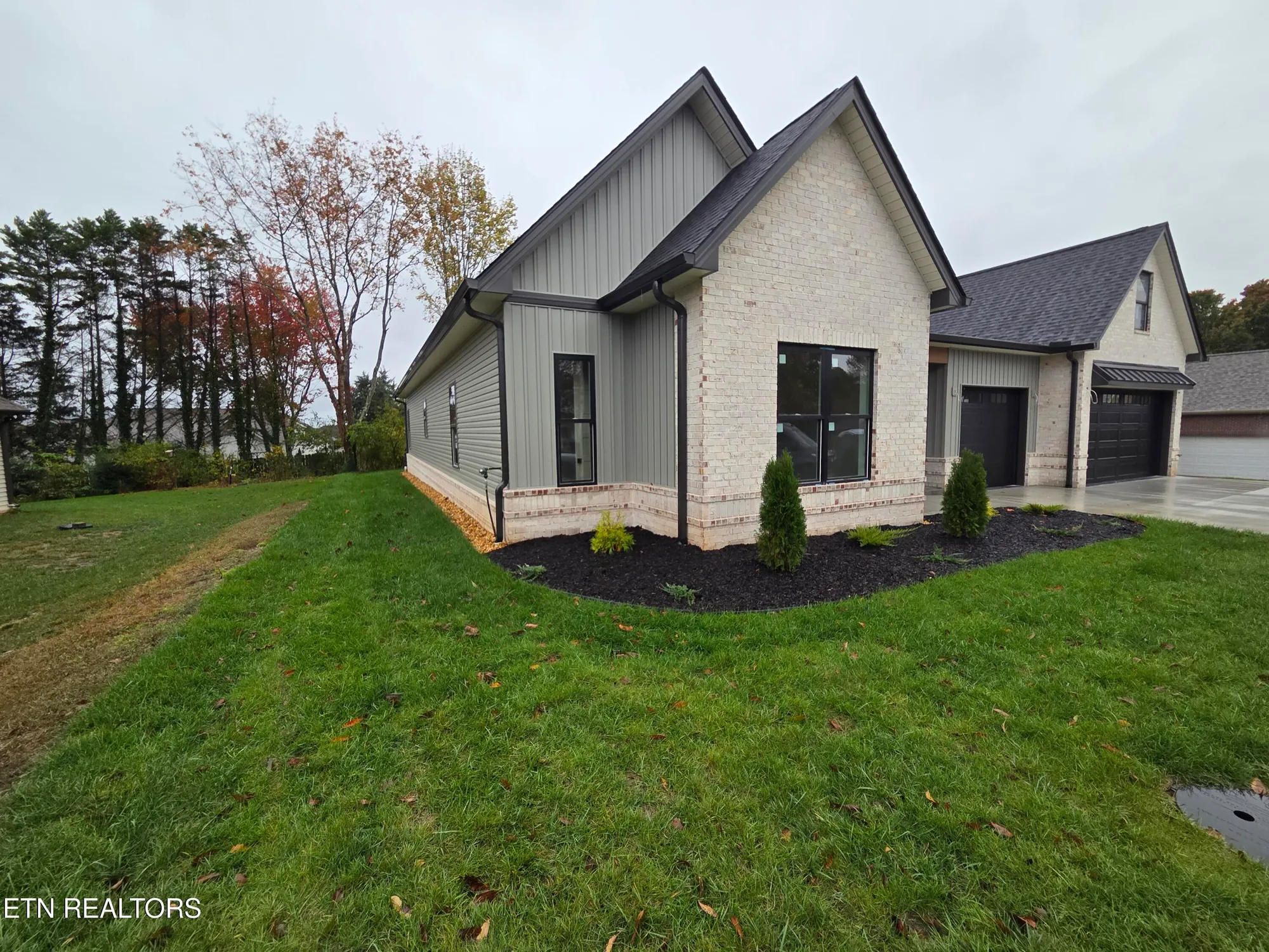 Property Slideshow image 4 of 6 | 180 amohi way, Loudon, TN, 37774