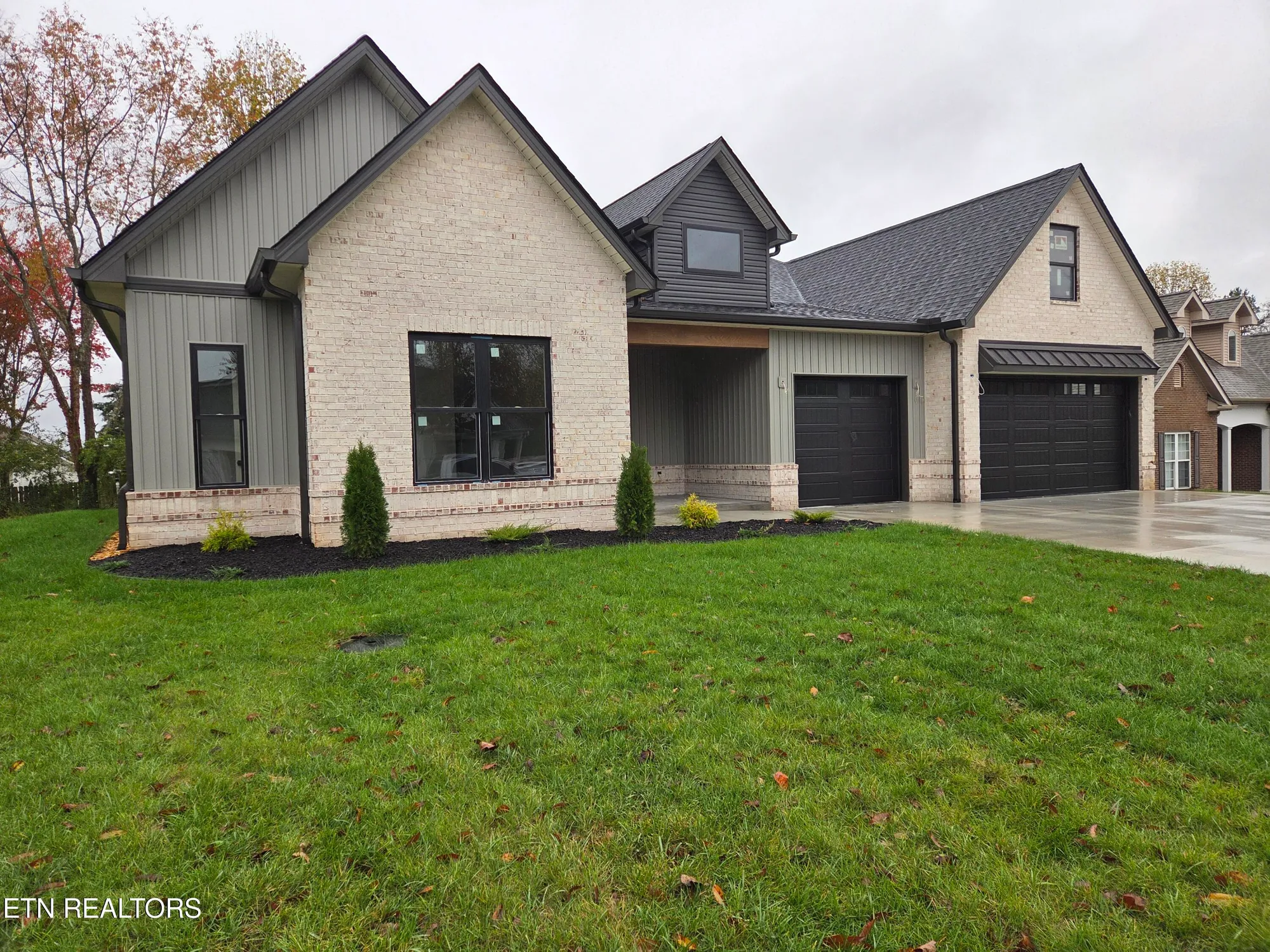 Property Slideshow image 5 of 6 | 180 amohi way, Loudon, TN, 37774