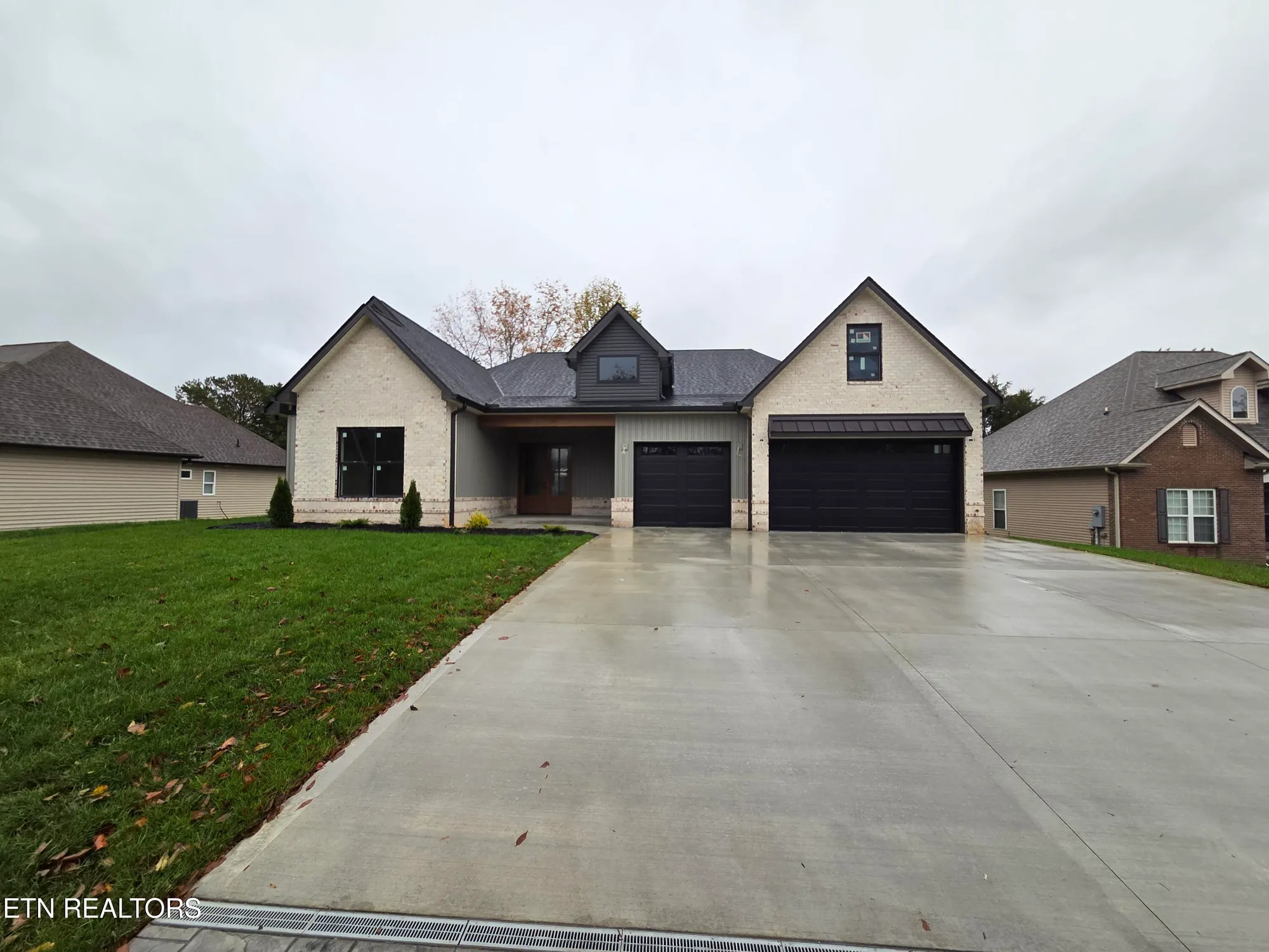 Property Slideshow image 2 of 6 | 180 amohi way, Loudon, TN, 37774