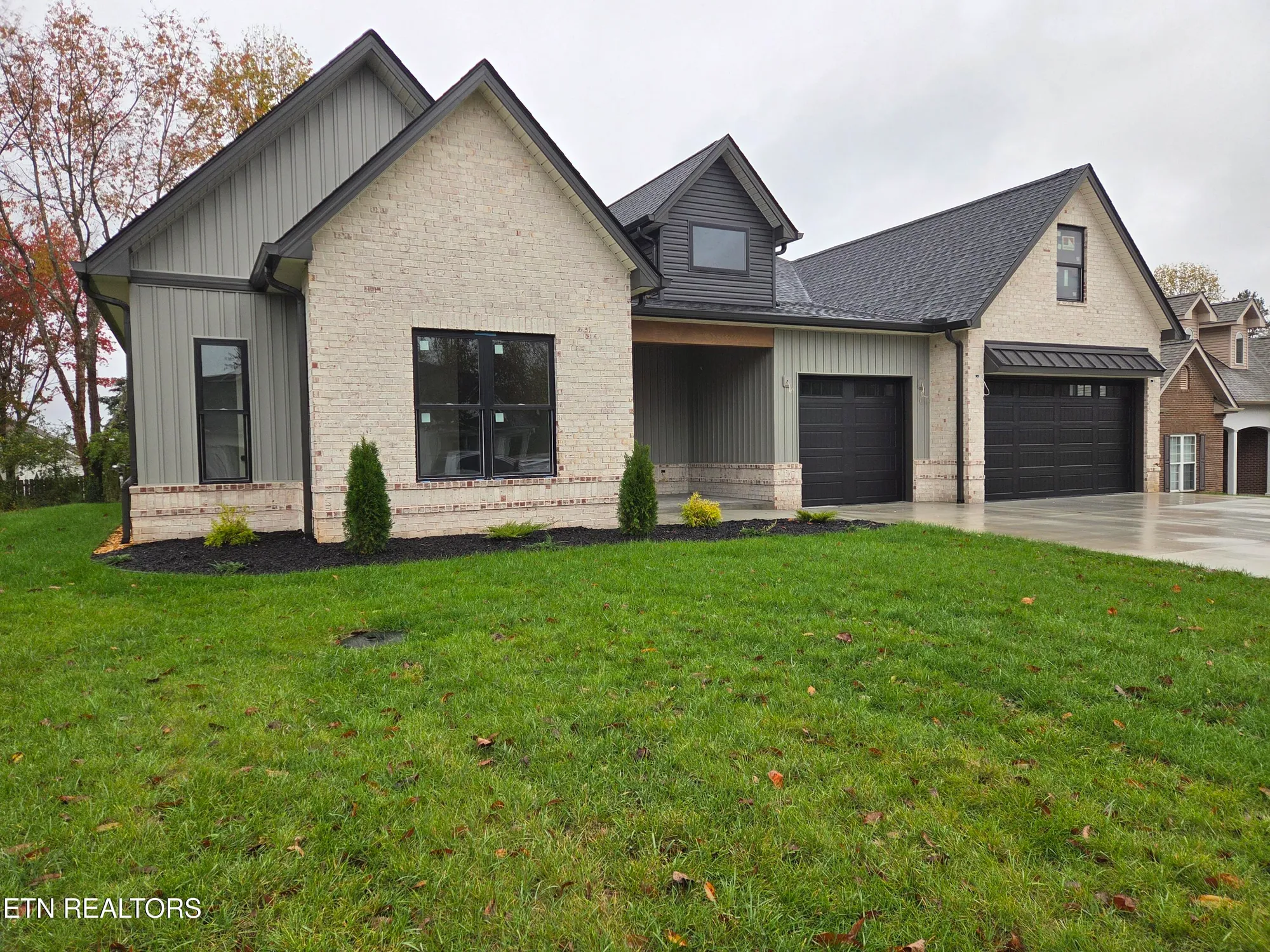 Property Slideshow image 3 of 6 | 180 amohi way, Loudon, TN, 37774