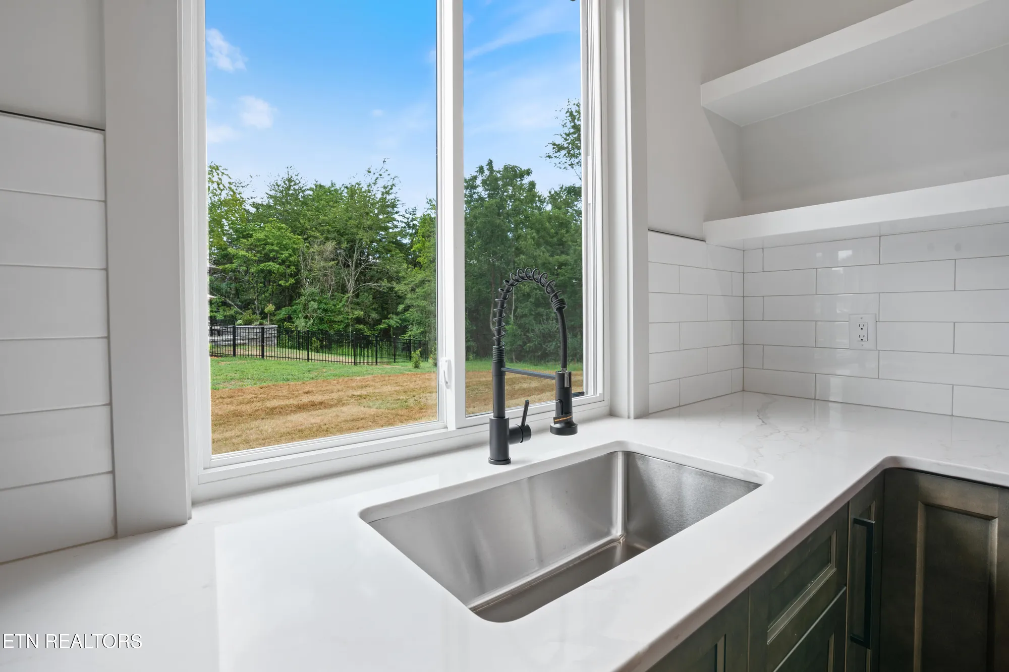 Property Slideshow image 10 of 27 | 125 ogana way, Loudon, TN, 37774