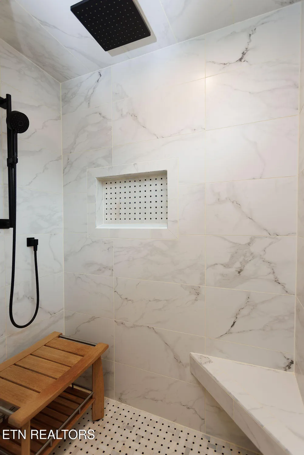 Property Slideshow image 25 of 54 | 13 laurelwood ln, Crossville, TN, 38555