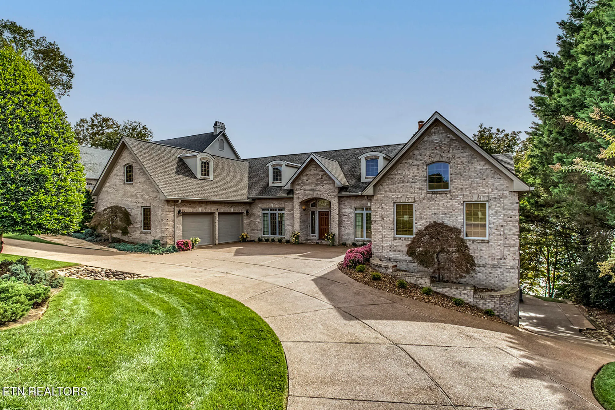 Property Slideshow image 2 of 63 | 135 big water dr, Vonore, TN, 37885