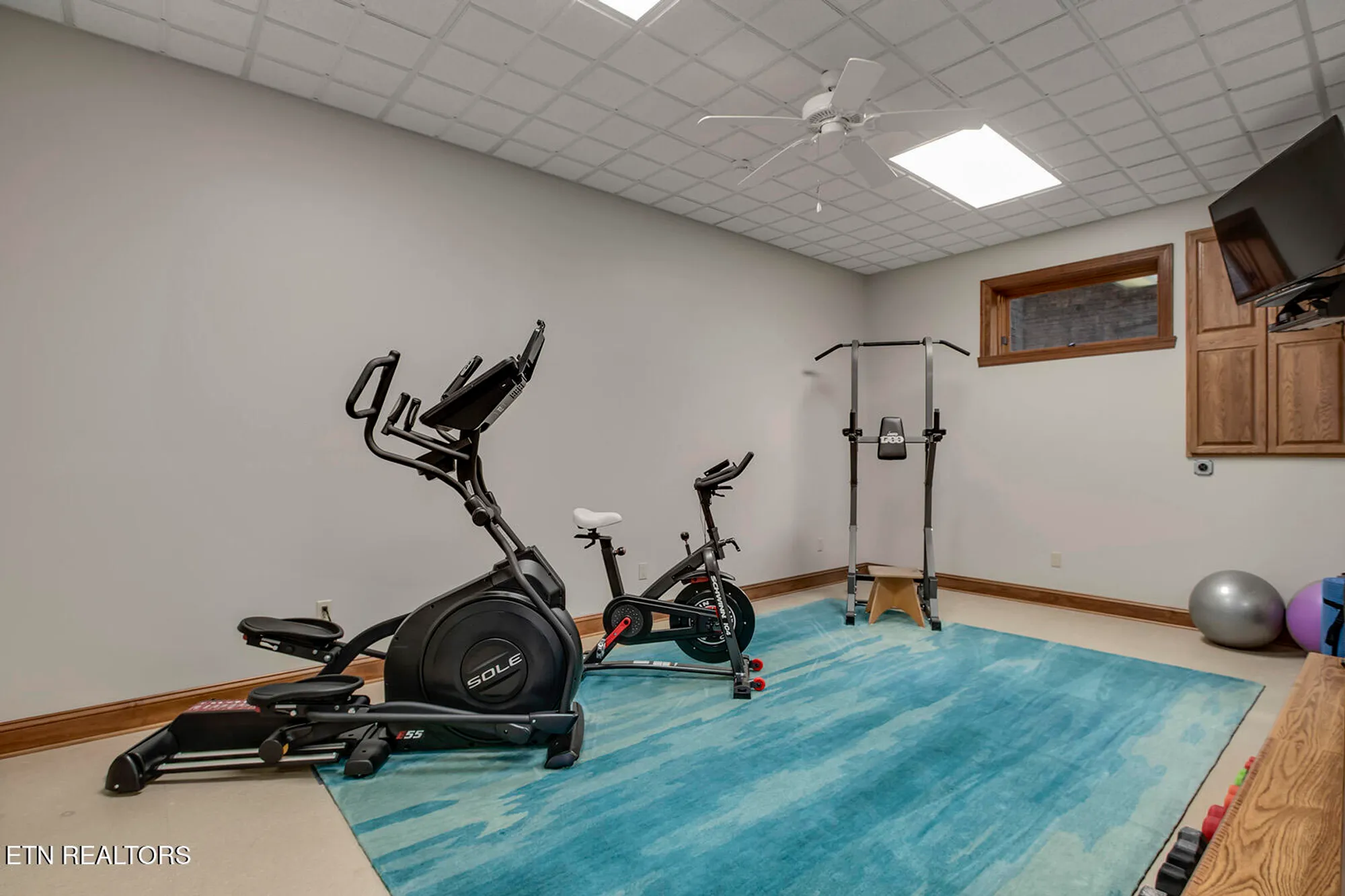 Property Slideshow image 38 of 63 | 135 big water dr, Vonore, TN, 37885