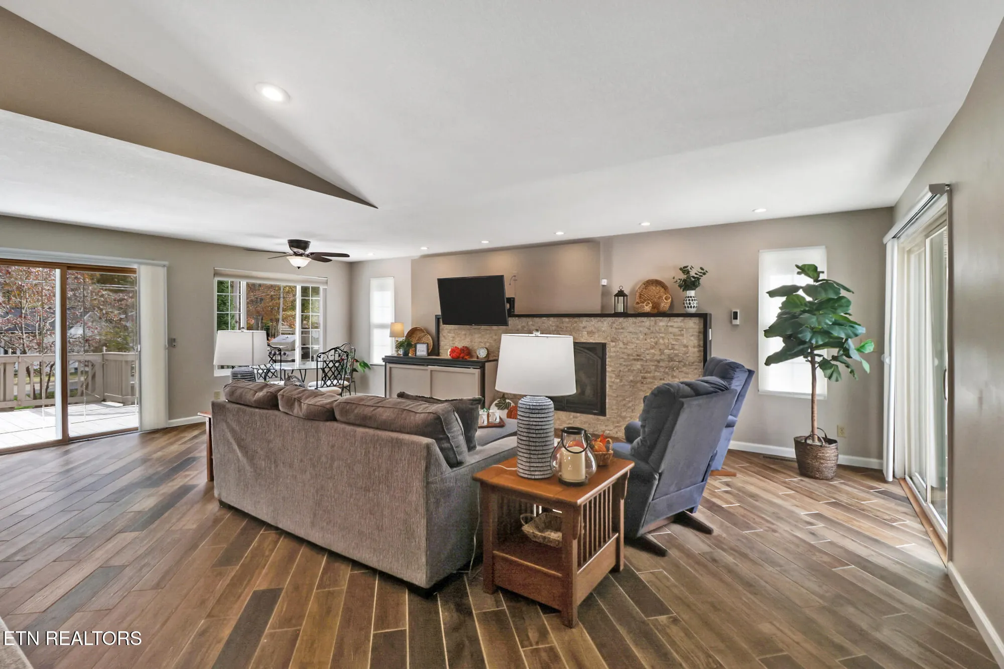 Property Slideshow image 17 of 39 | 150 dovenshire dr, Crossville, TN, 38558