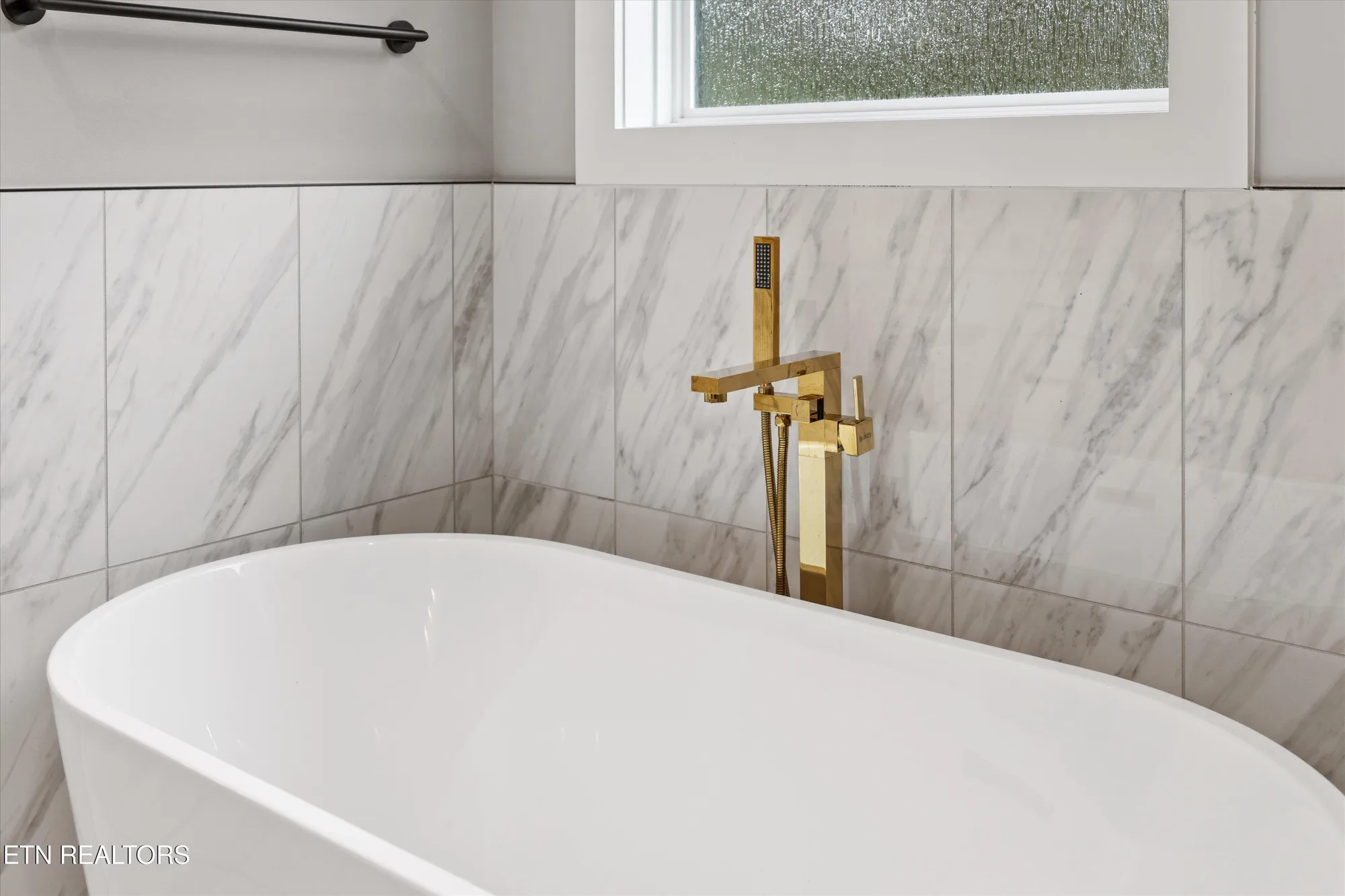 Property Slideshow image 13 of 54 | 364 mingo way, Loudon, TN, 37774