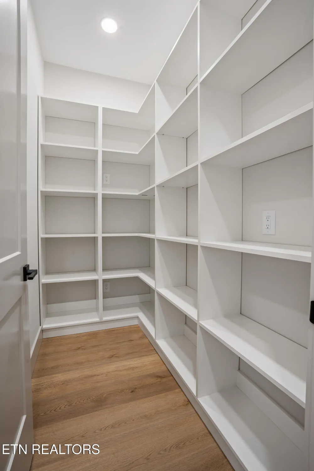 Property Slideshow image 19 of 27 | 125 ogana way, Loudon, TN, 37774