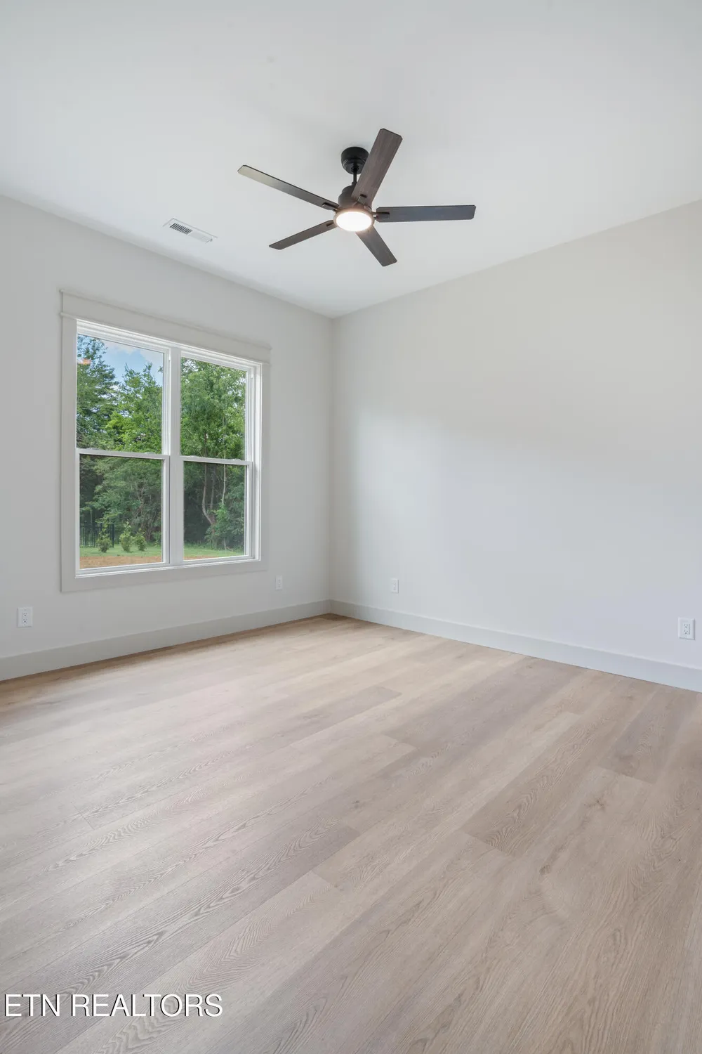 Property Slideshow image 18 of 27 | 125 ogana way, Loudon, TN, 37774