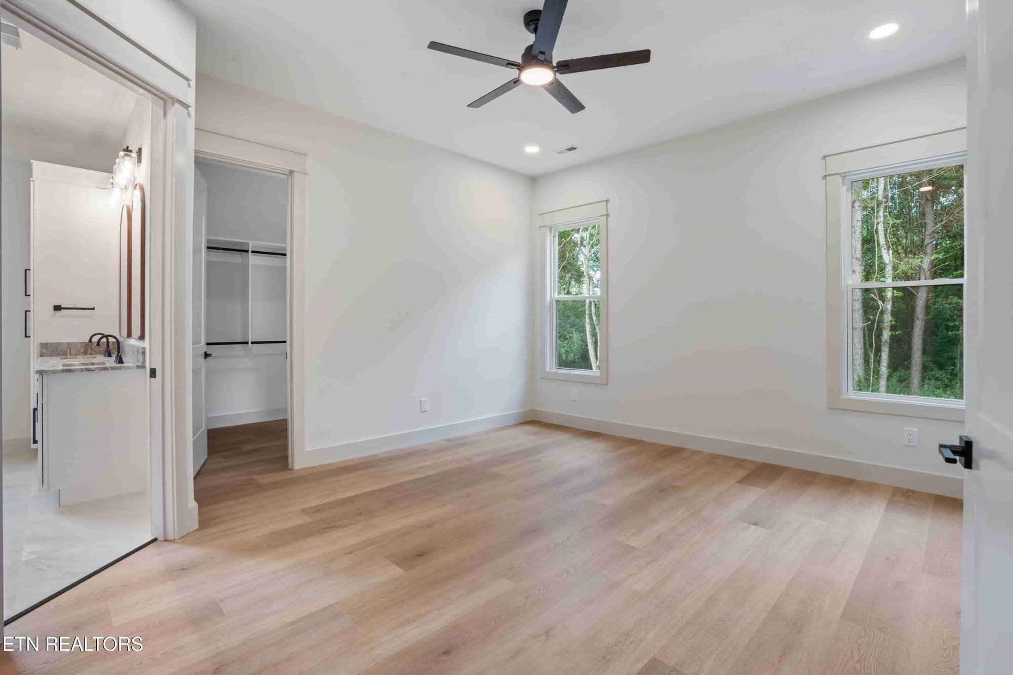 Property Slideshow image 13 of 27 | 125 ogana way, Loudon, TN, 37774