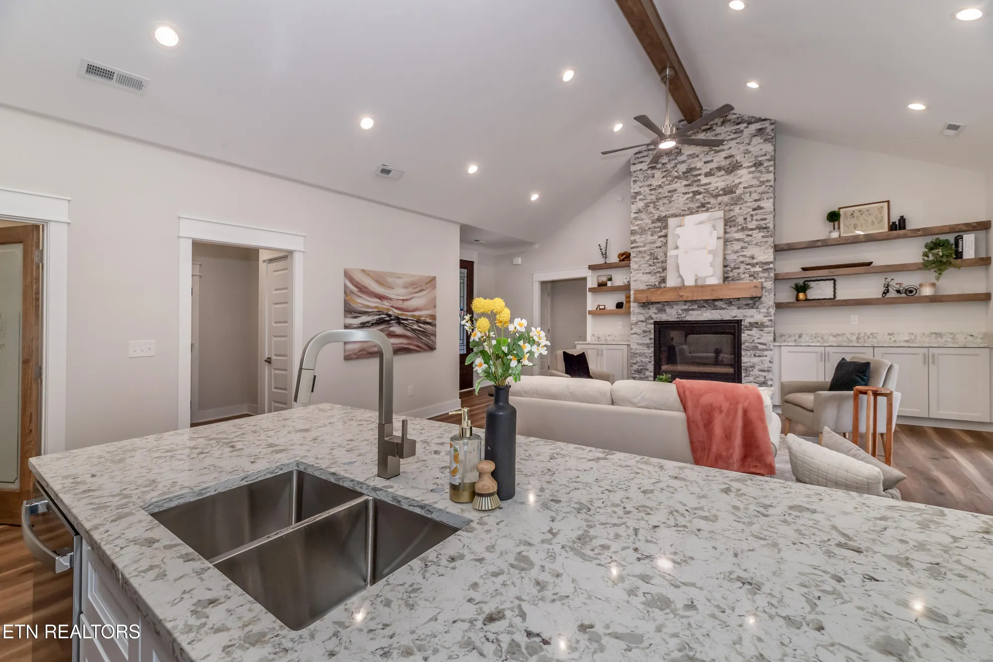 Property Slideshow image 13 of 40 | 112 amohi way, Loudon, TN, 37774