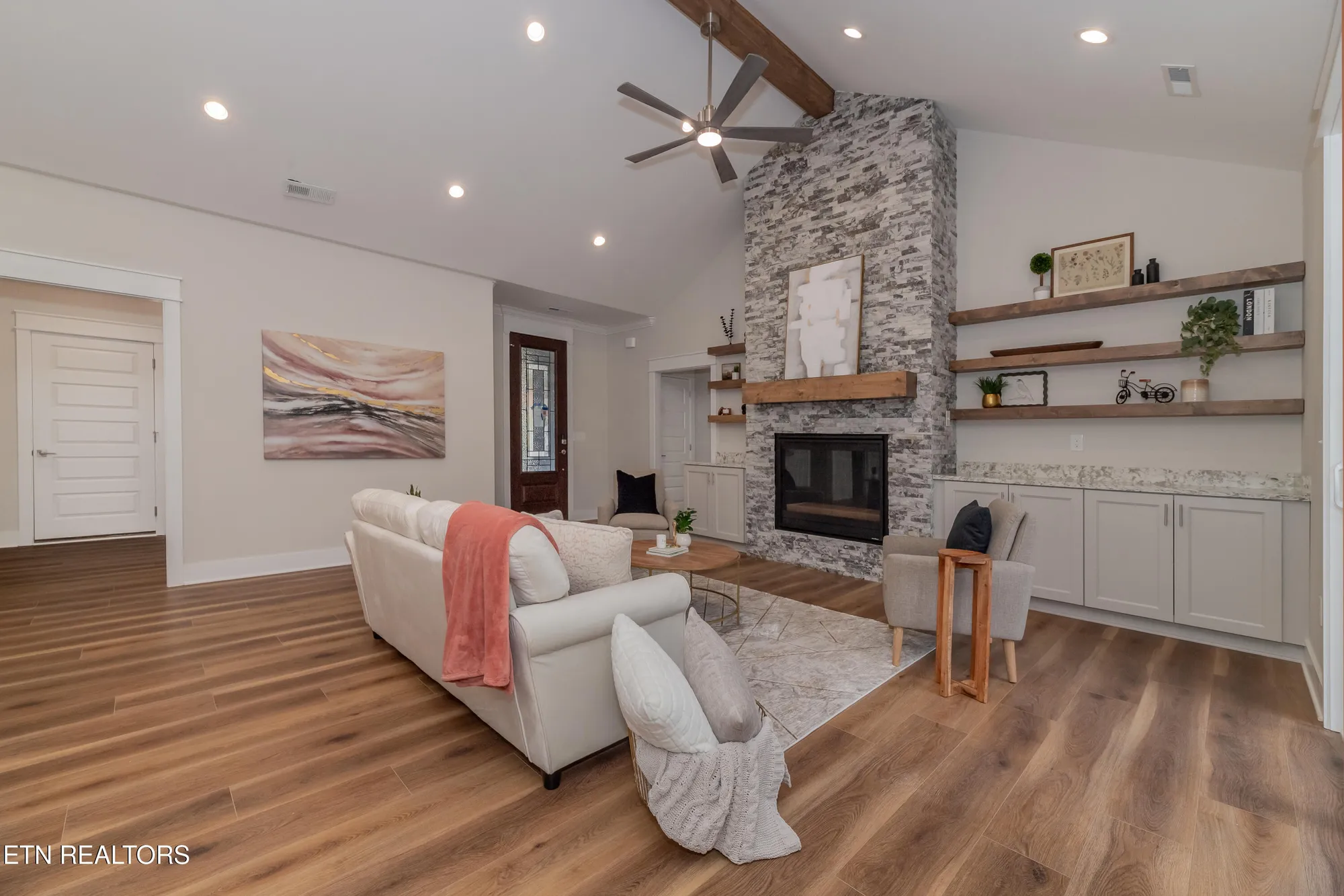 Property Slideshow image 18 of 40 | 112 amohi way, Loudon, TN, 37774