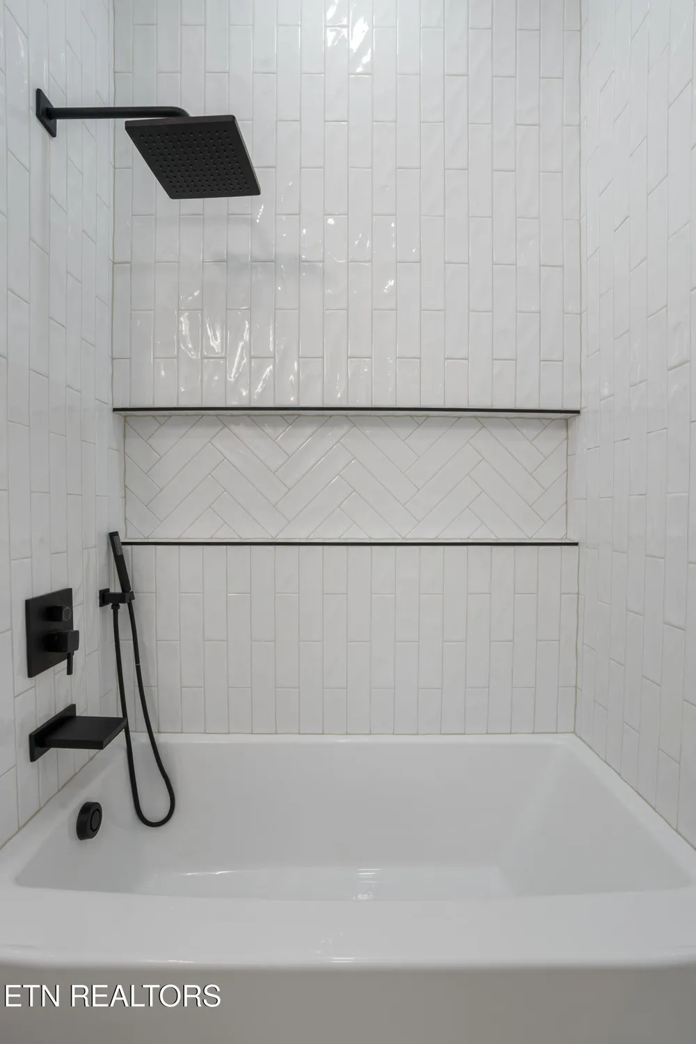 Property Slideshow image 21 of 27 | 125 ogana way, Loudon, TN, 37774