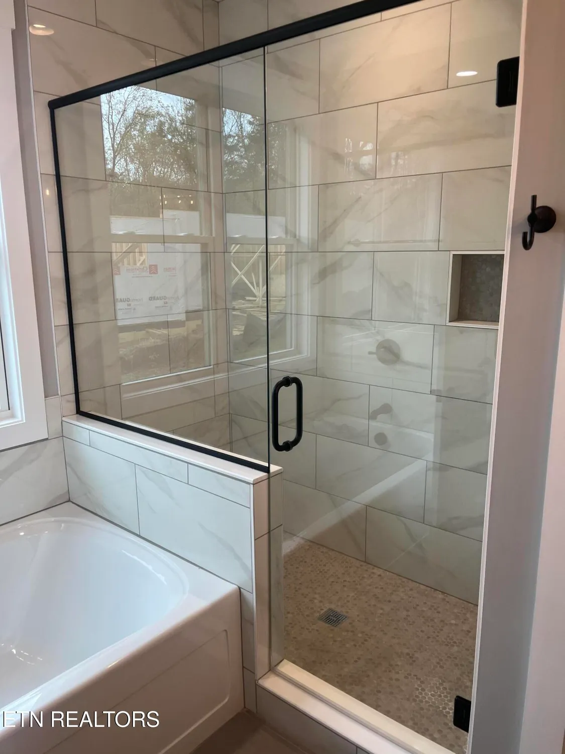 Property Slideshow image 26 of 38 | 121 inagehi way, Loudon, TN, 37774