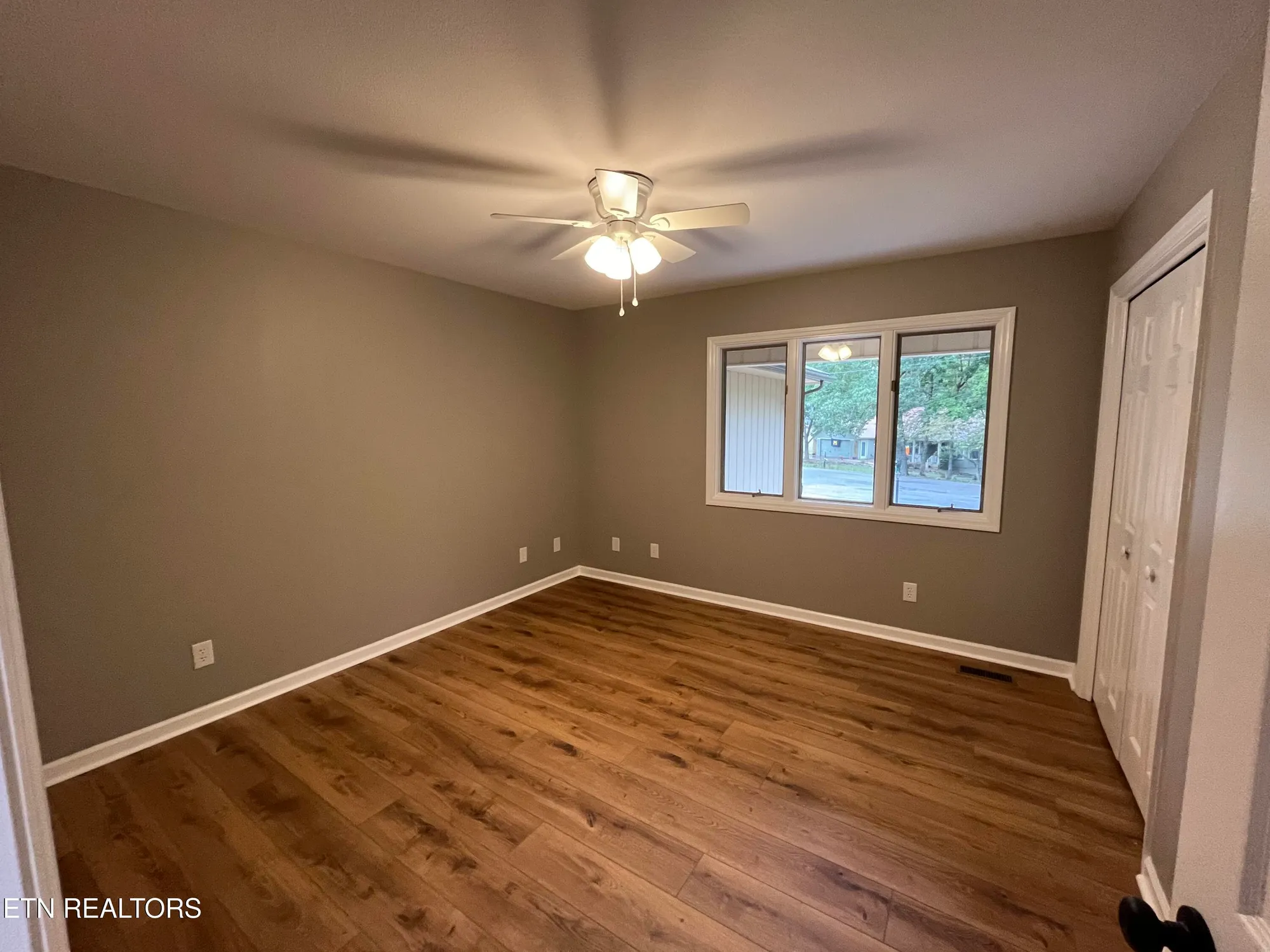 Property Slideshow image 8 of 18 | 28 overlook ter, Crossville, TN, 38558