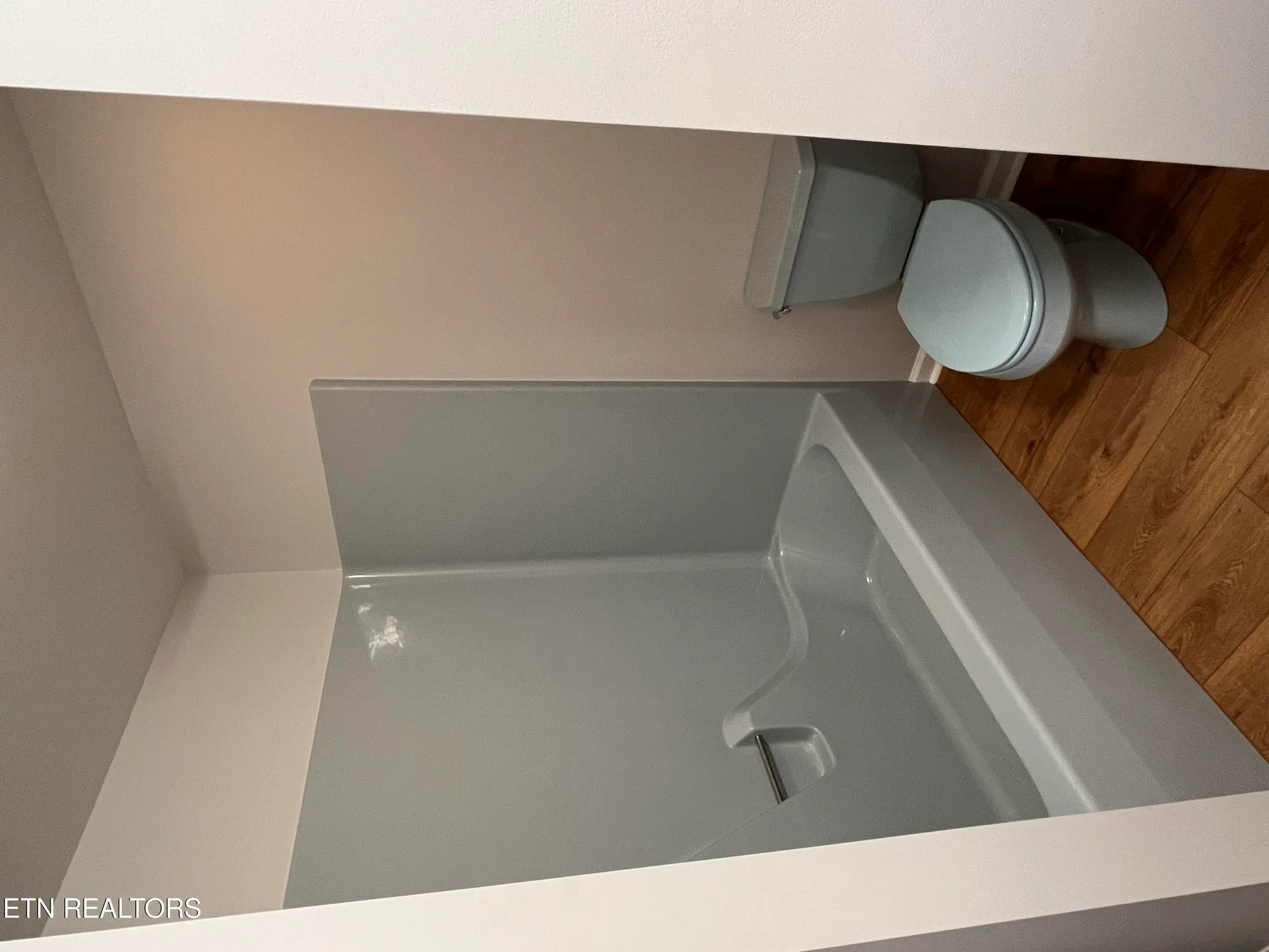 Property Slideshow image 11 of 18 | 28 overlook ter, Crossville, TN, 38558