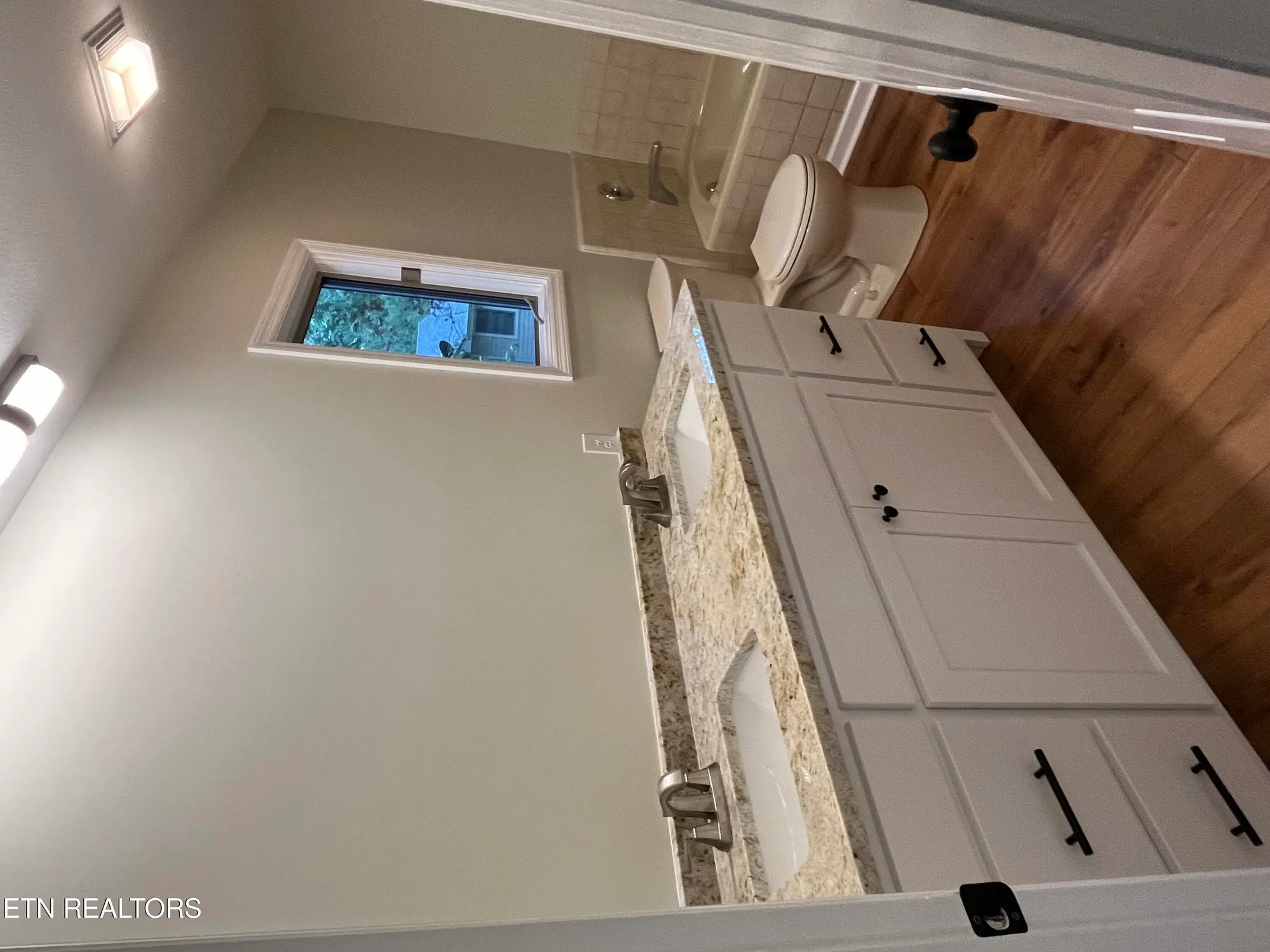 Property Slideshow image 14 of 18 | 28 overlook ter, Crossville, TN, 38558